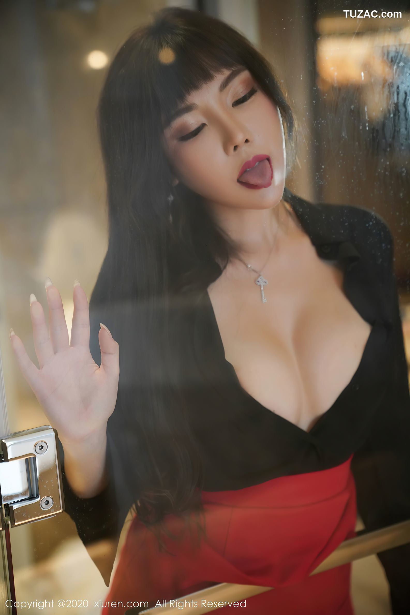 XiuRen秀人网-2738-萌汉药-《魅惑制服黑丝主题系列》-2020.11.04