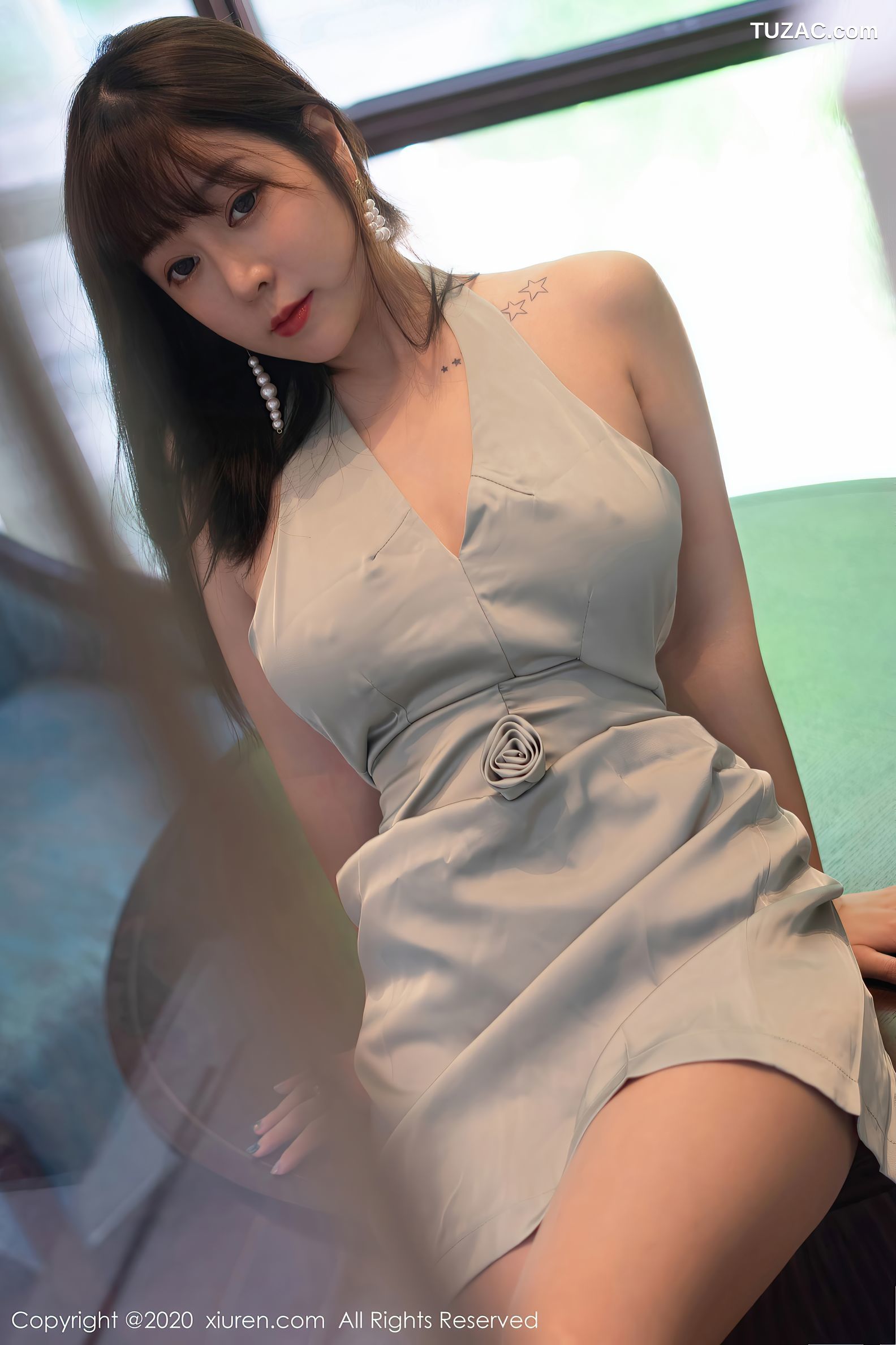 XiuRen秀人网-2740-王雨纯-《典雅的吊裙与朦胧丝袜》-2020.11.04