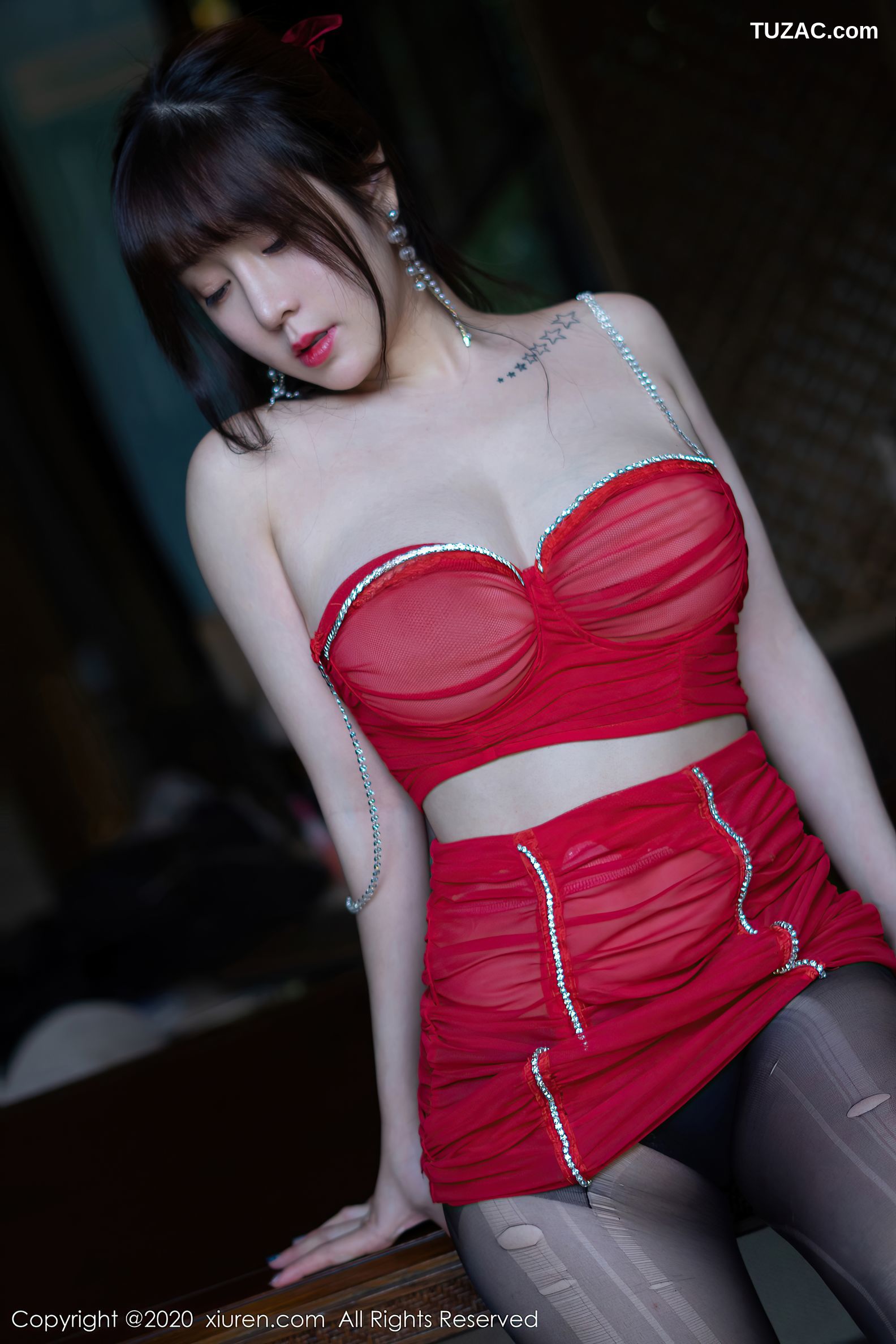 XiuRen秀人网-2757-王雨纯-《猩红内衣与魅惑黑丝主题系列》-2020.11.09