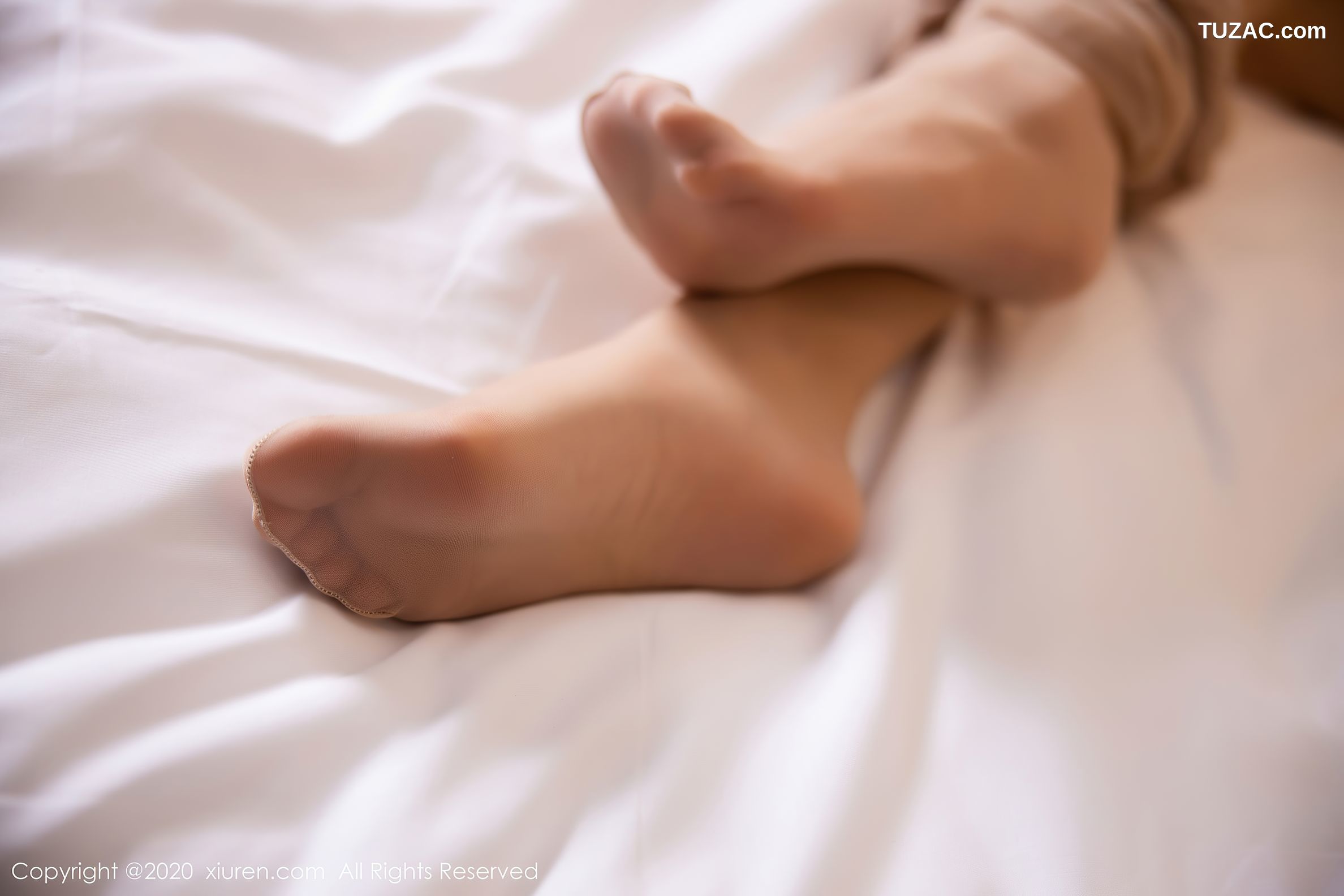 XiuRen秀人网-2763-杨晨晨-《香槟色的礼裙诱惑》-2020.11.10