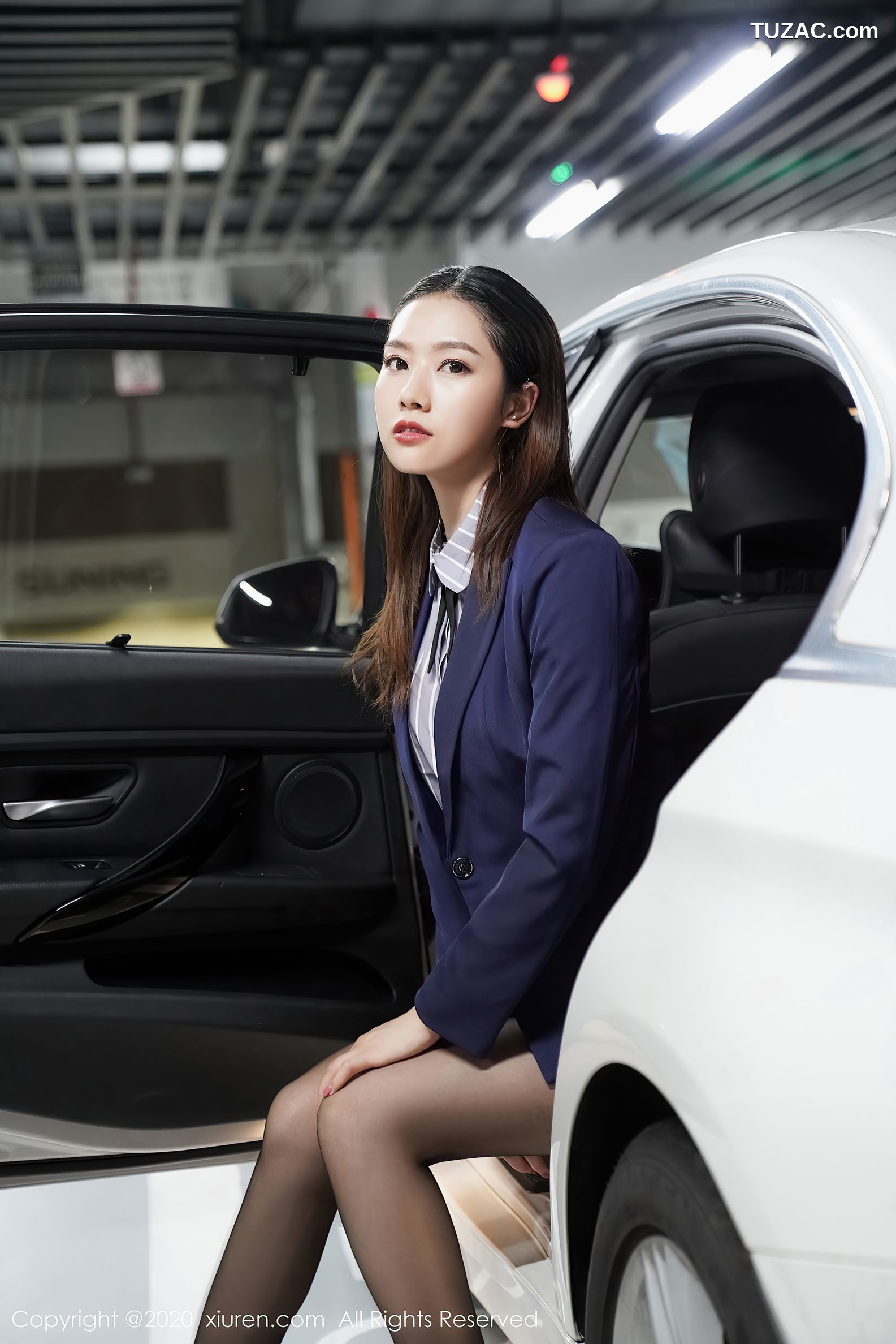 XiuRen秀人网-2784-方子萱-《经典的职场秘书OL装》-2020.11.16