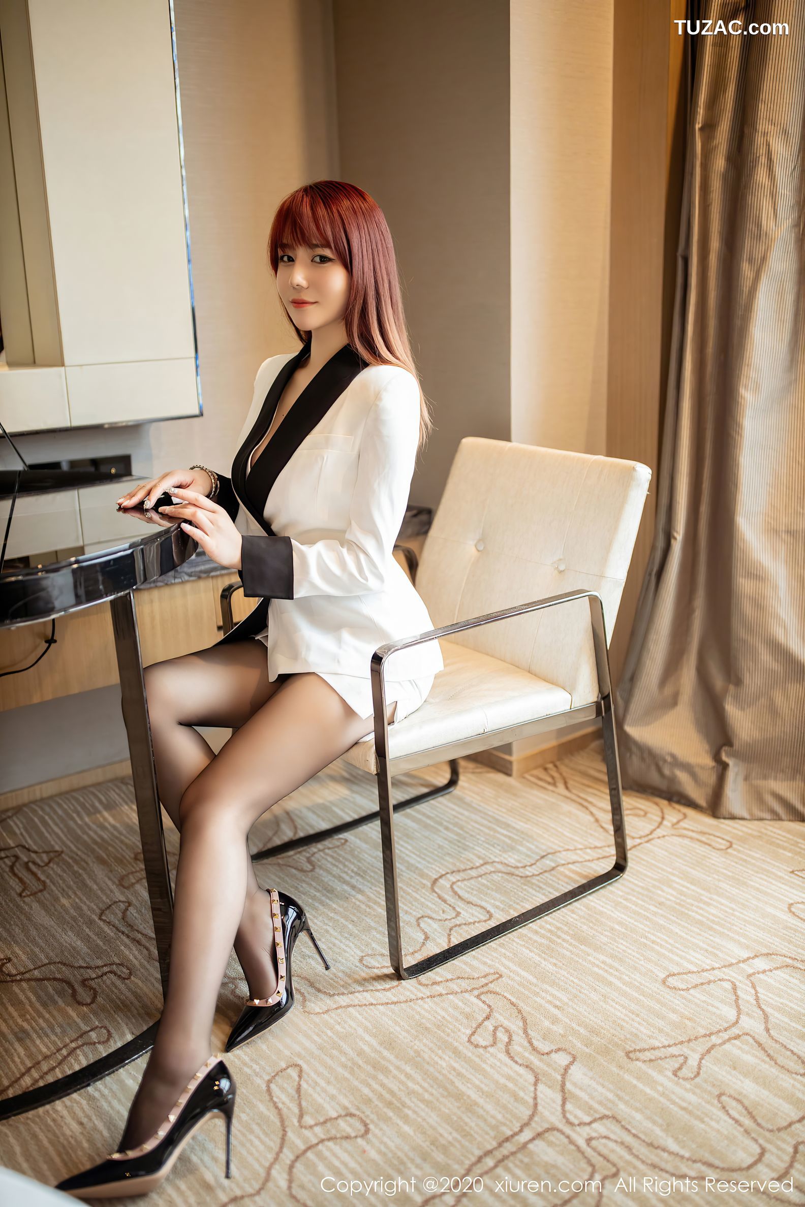 XiuRen秀人网-2792-Fairy如歌-《飒爽职场制服系列》-2020.11.17