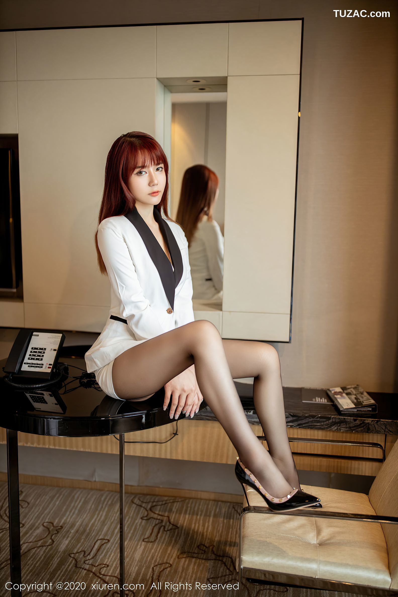 XiuRen秀人网-2792-Fairy如歌-《飒爽职场制服系列》-2020.11.17
