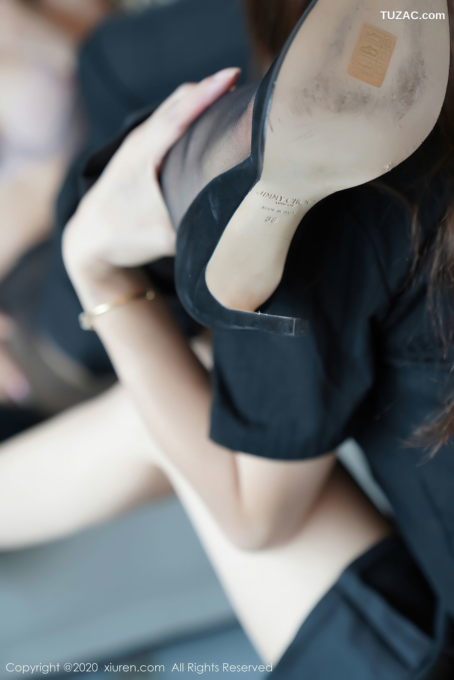 XiuRen秀人网-2793-萌汉药-纯小希-《经典眼镜OL制服》-2020.11.17