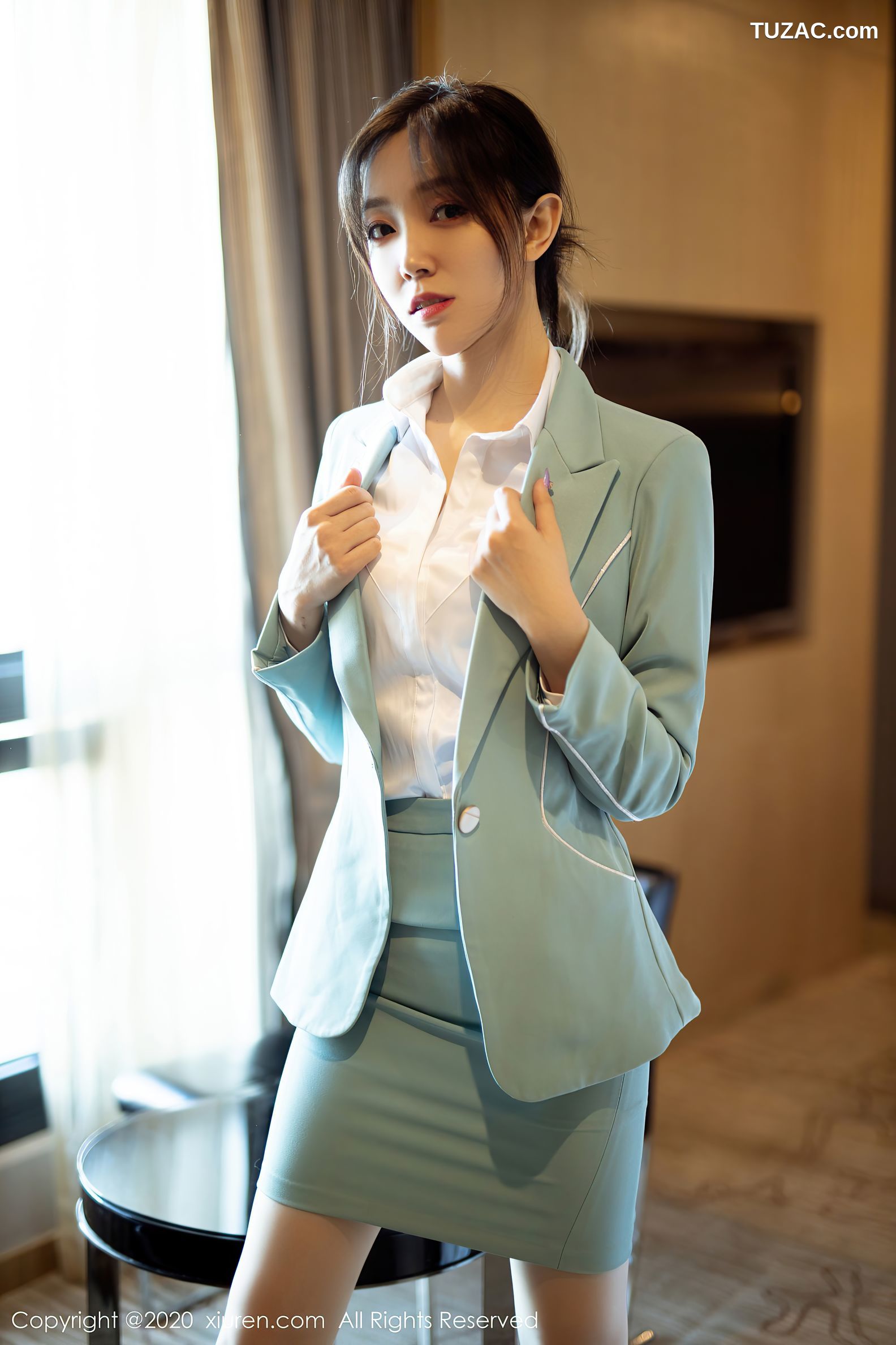 XiuRen秀人网-2797-九千柒柒-《飒爽率性绿西装系列》-2020.11.18
