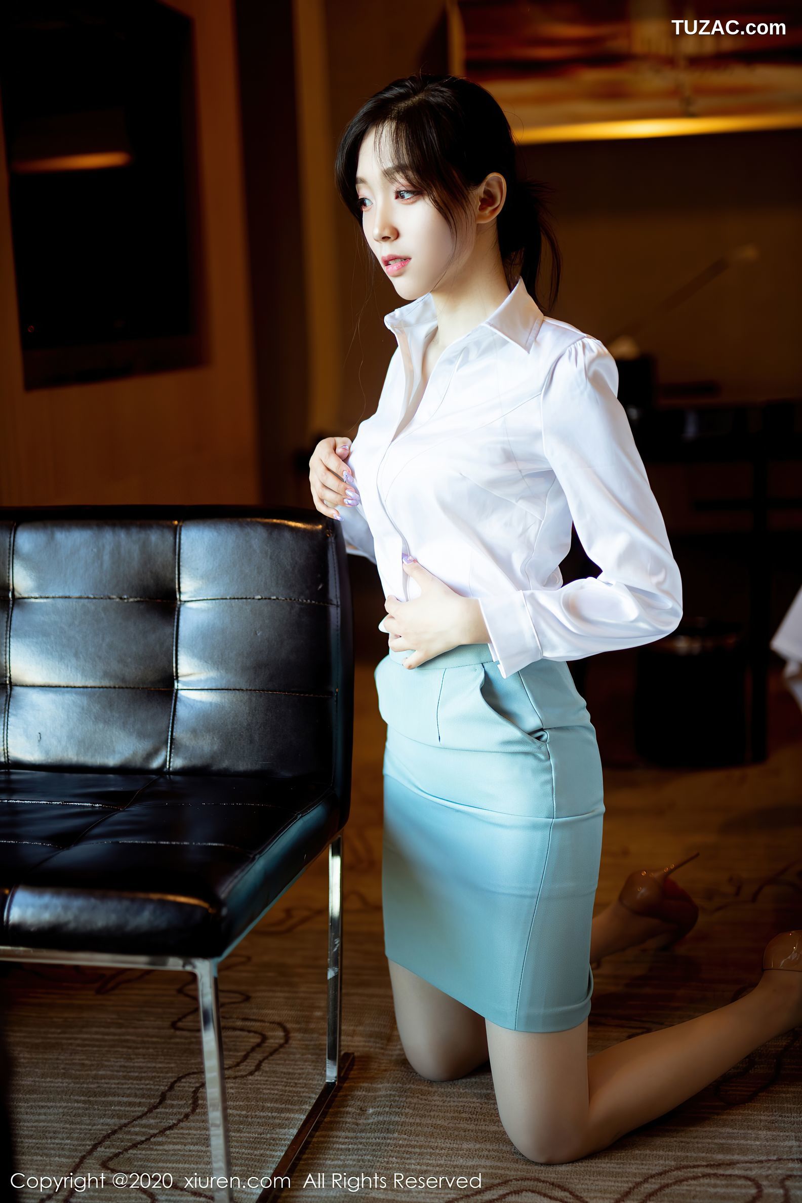 XiuRen秀人网-2797-九千柒柒-《飒爽率性绿西装系列》-2020.11.18