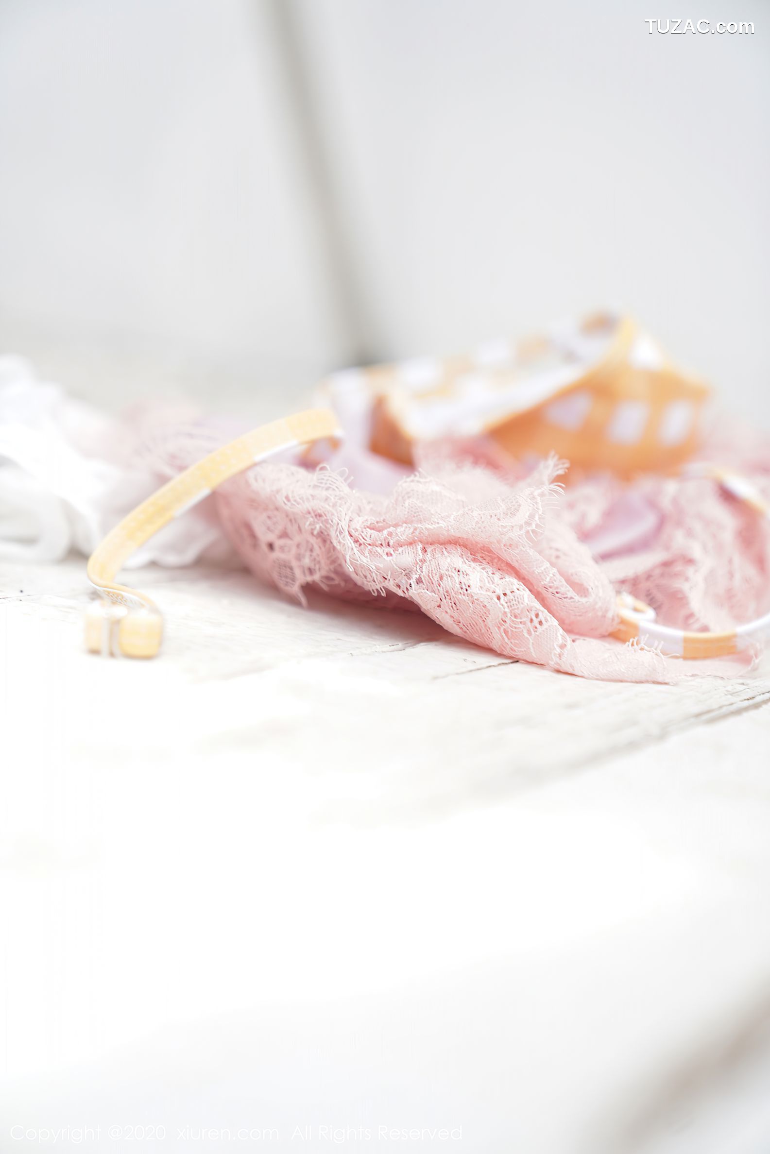 XiuRen秀人网-2812-软软子-《花园泳池剧情主题》-2020.11.23