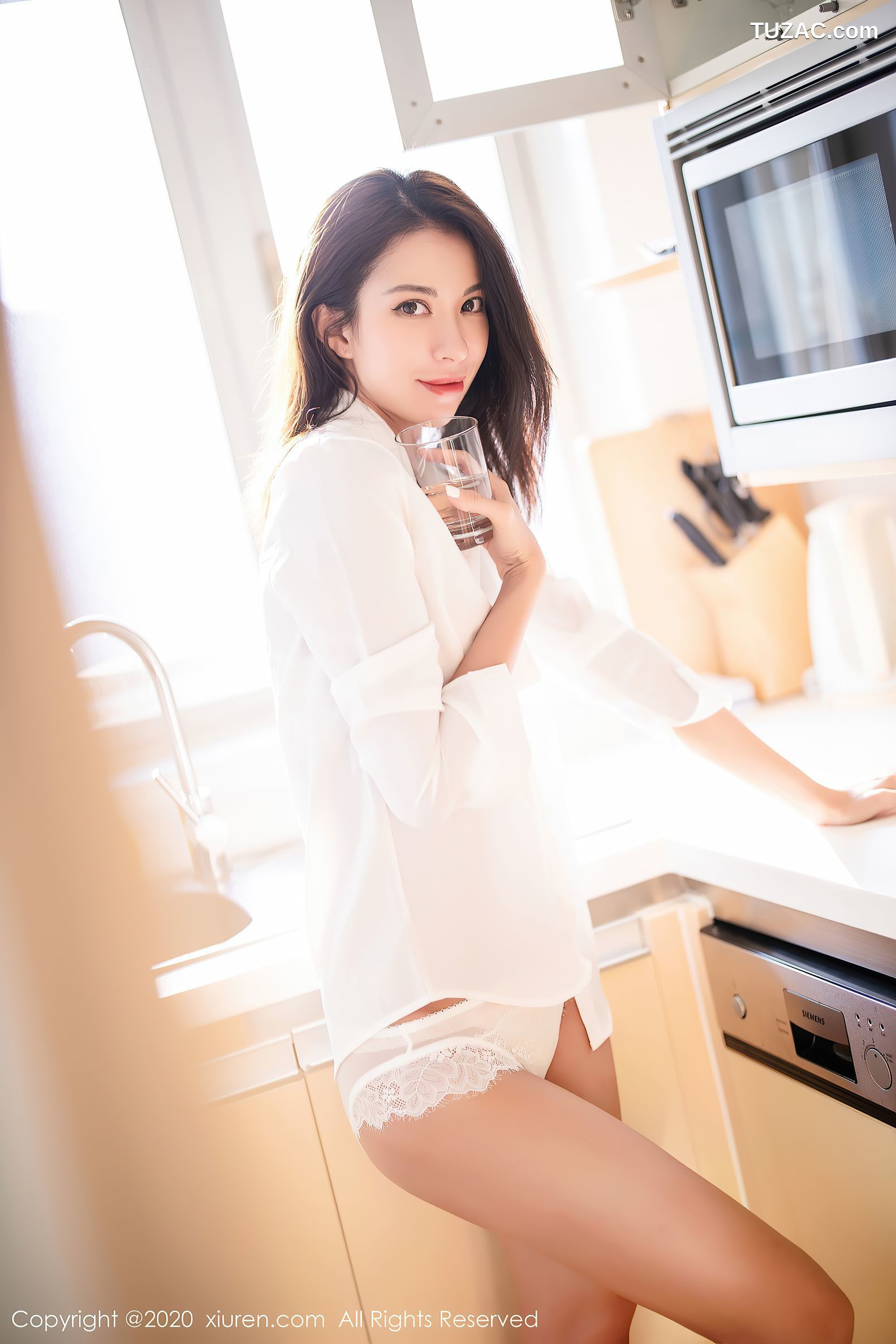 XiuRen秀人网-2813-Carry-《杨柳般婀娜多姿》-2020.11.23