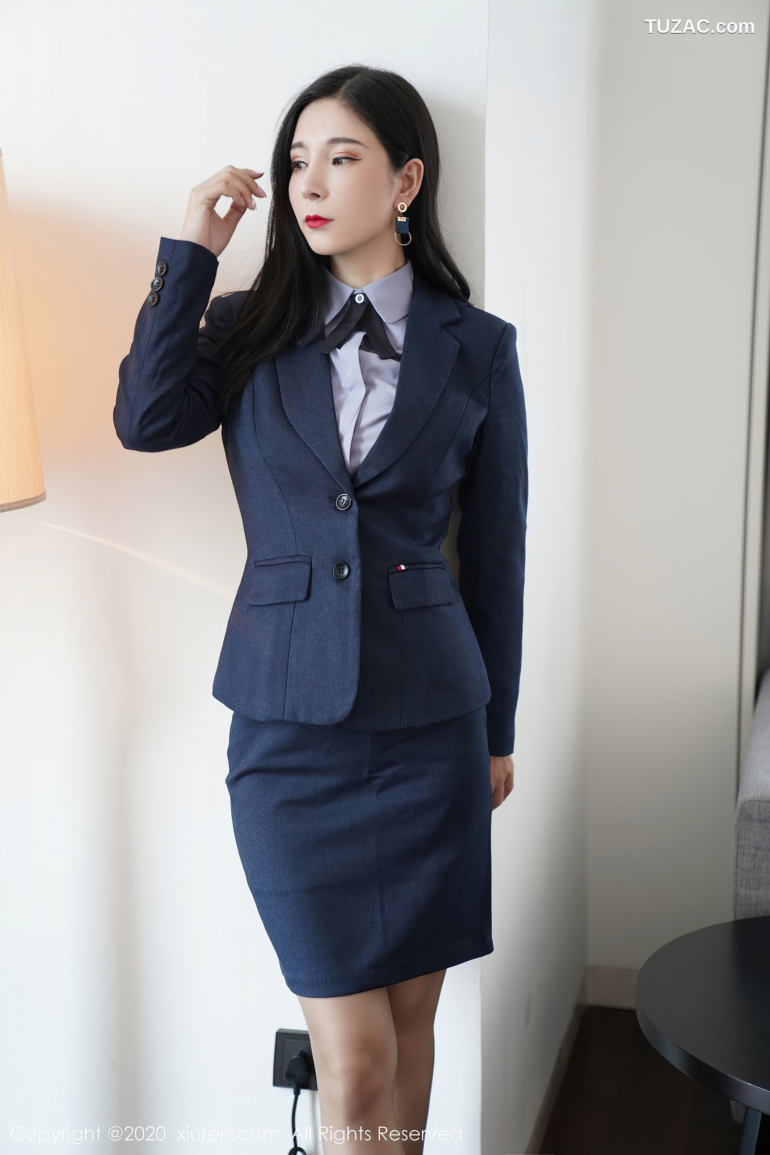 XiuRen秀人网-2816-小蛮妖-《职场白衬衫黑短裙职业装系列》-2020.11.24