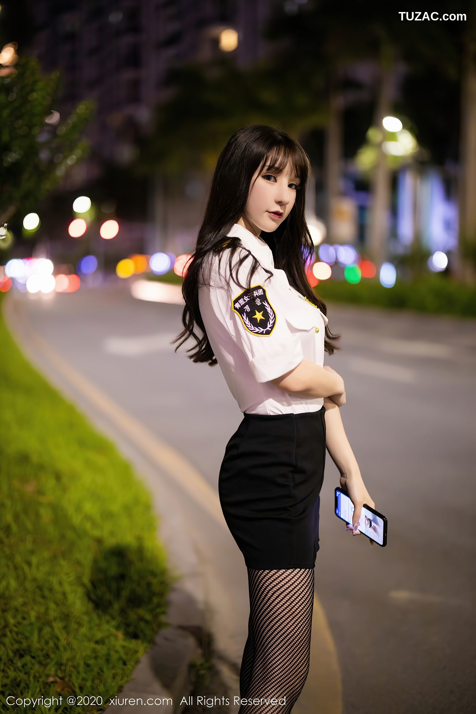 XiuRen秀人网-2820-周于希-《街头上的时尚魅力与制服》-2020.11.24