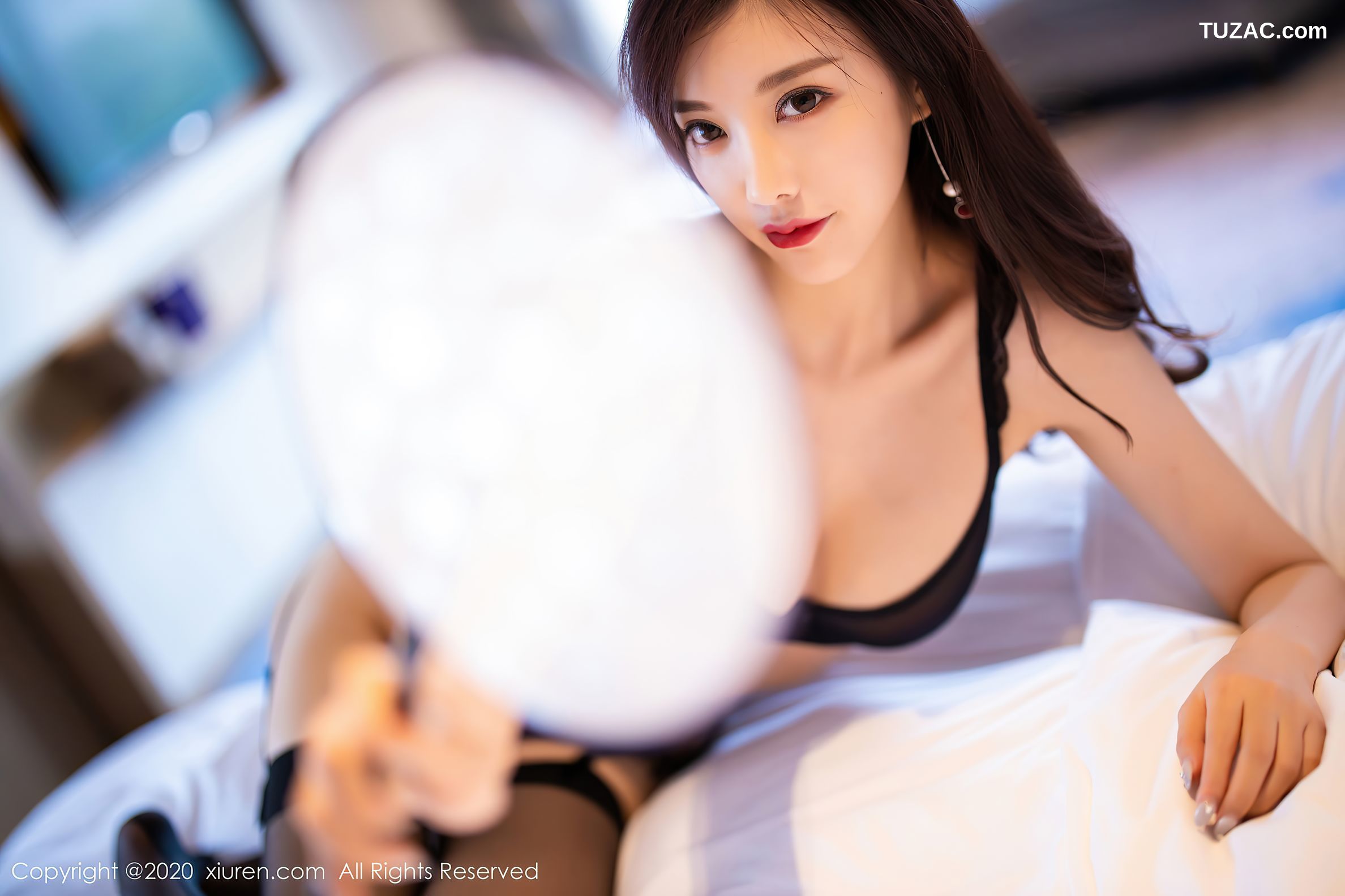 XiuRen秀人网-2823-杨晨晨-《一袭白色古典韵味旗袍》-2020.11.25