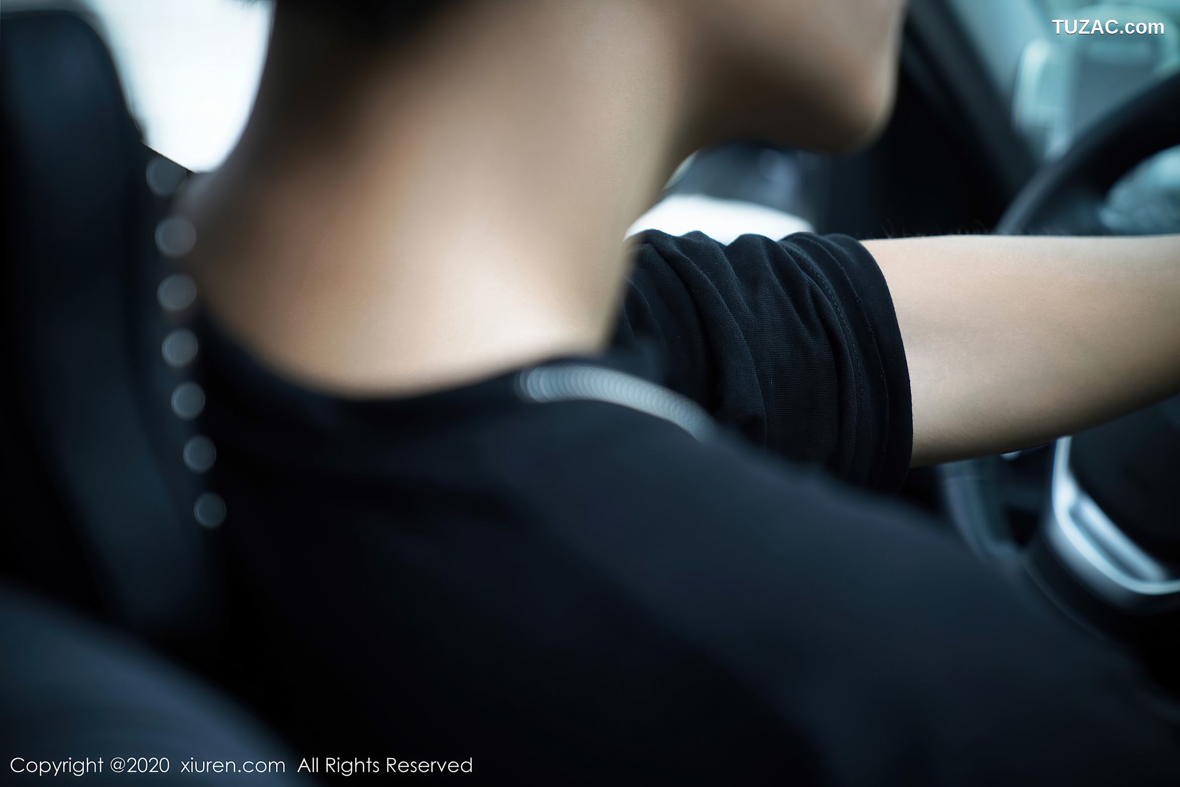 XiuRen秀人网-2832-周于希-《地下车库系列》-2020.11.27