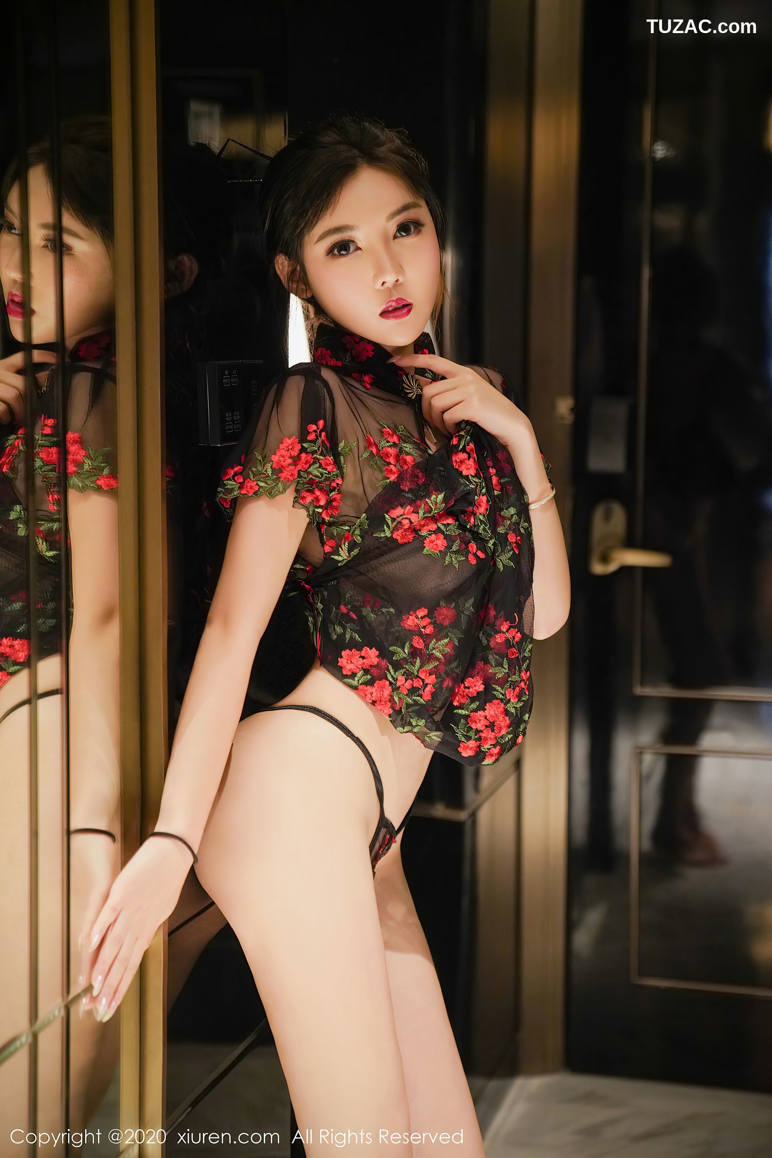 XiuRen秀人网-2849-萌汉药-《韵味典雅旗袍主题系列》-2020.12.02