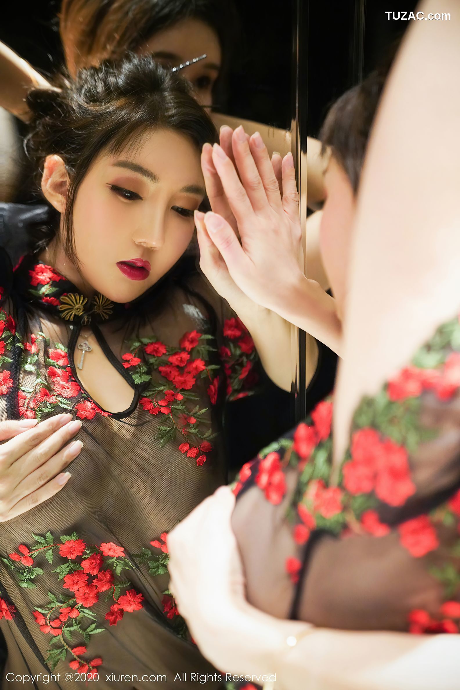 XiuRen秀人网-2849-萌汉药-《韵味典雅旗袍主题系列》-2020.12.02