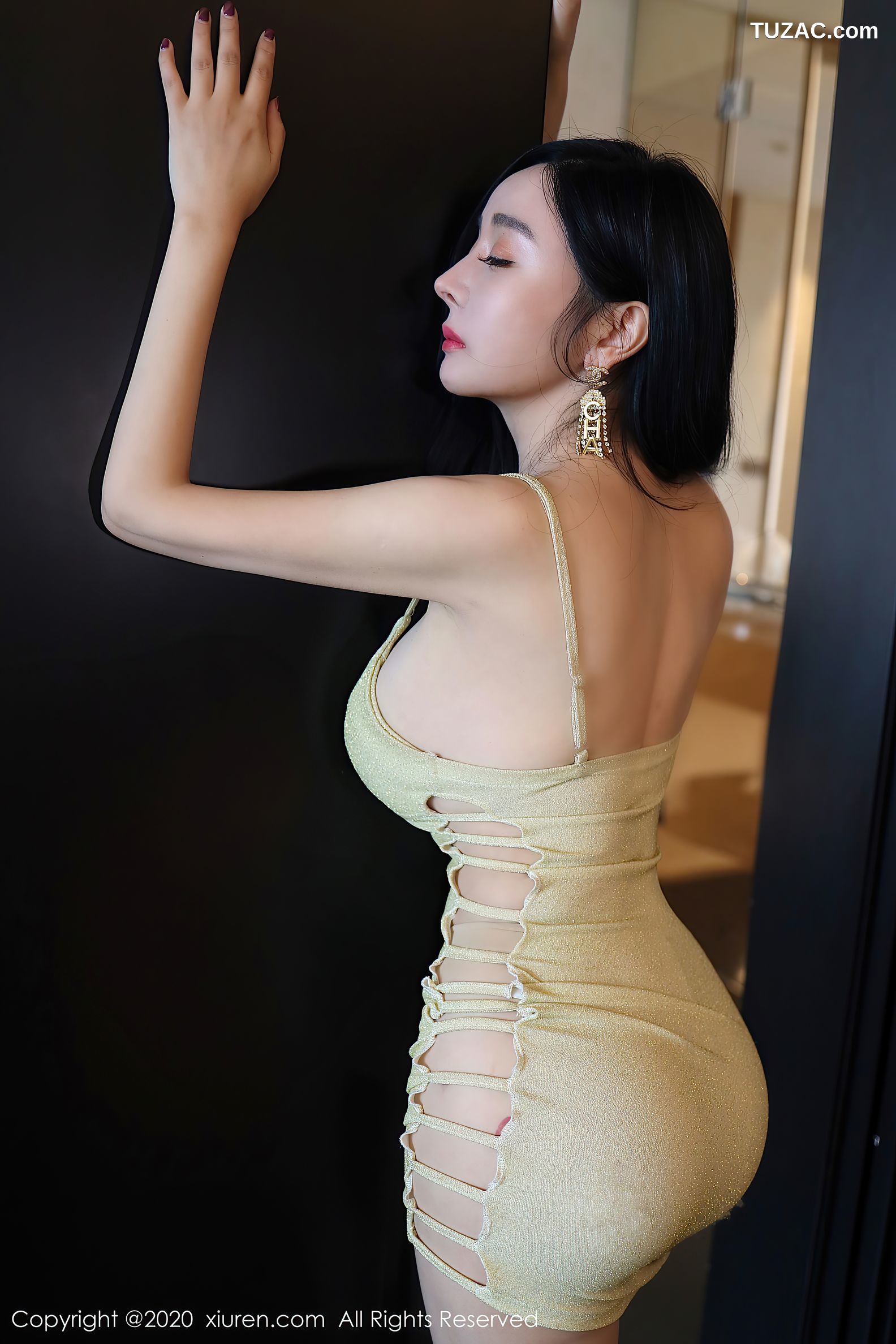 XiuRen秀人网-2854-允爾-《酥胸圆润美腿修长秀美》-2020.12.03