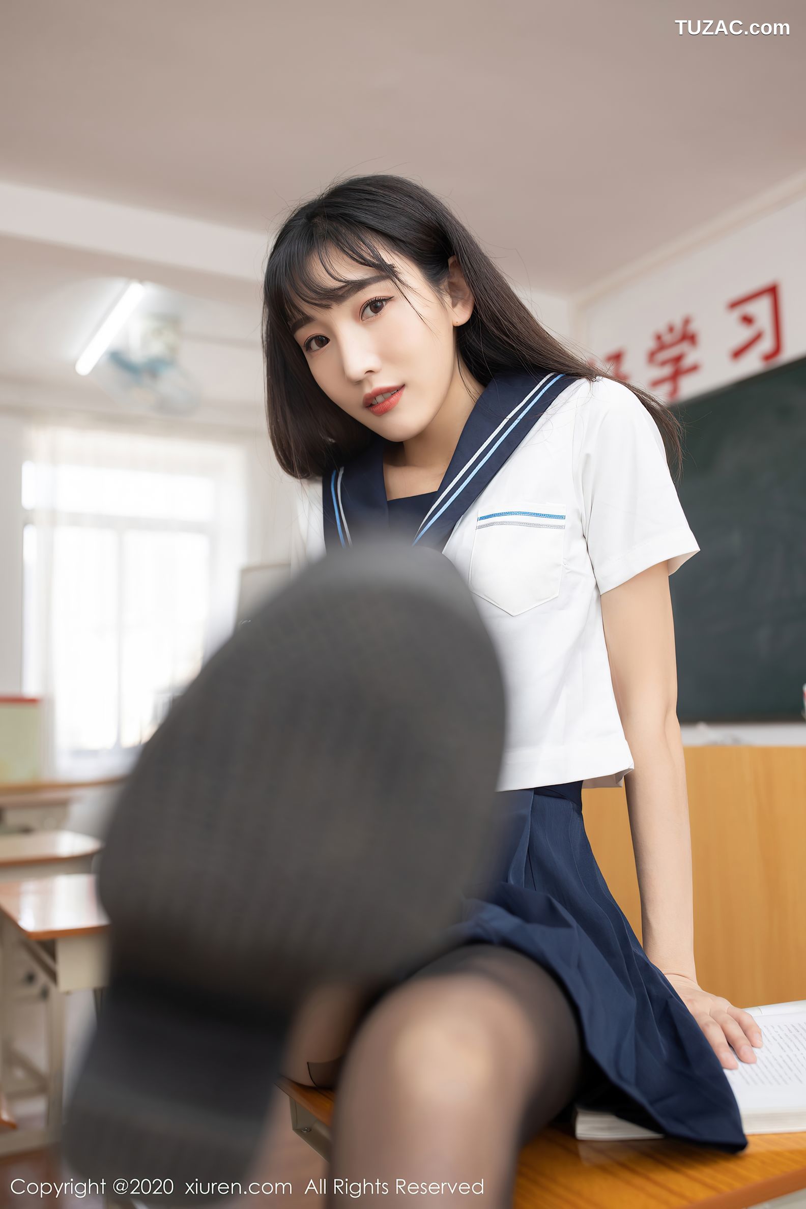 XiuRen秀人网-2856-陆萱萱-《逃学威龙剧情主题写真》-2020.12.03