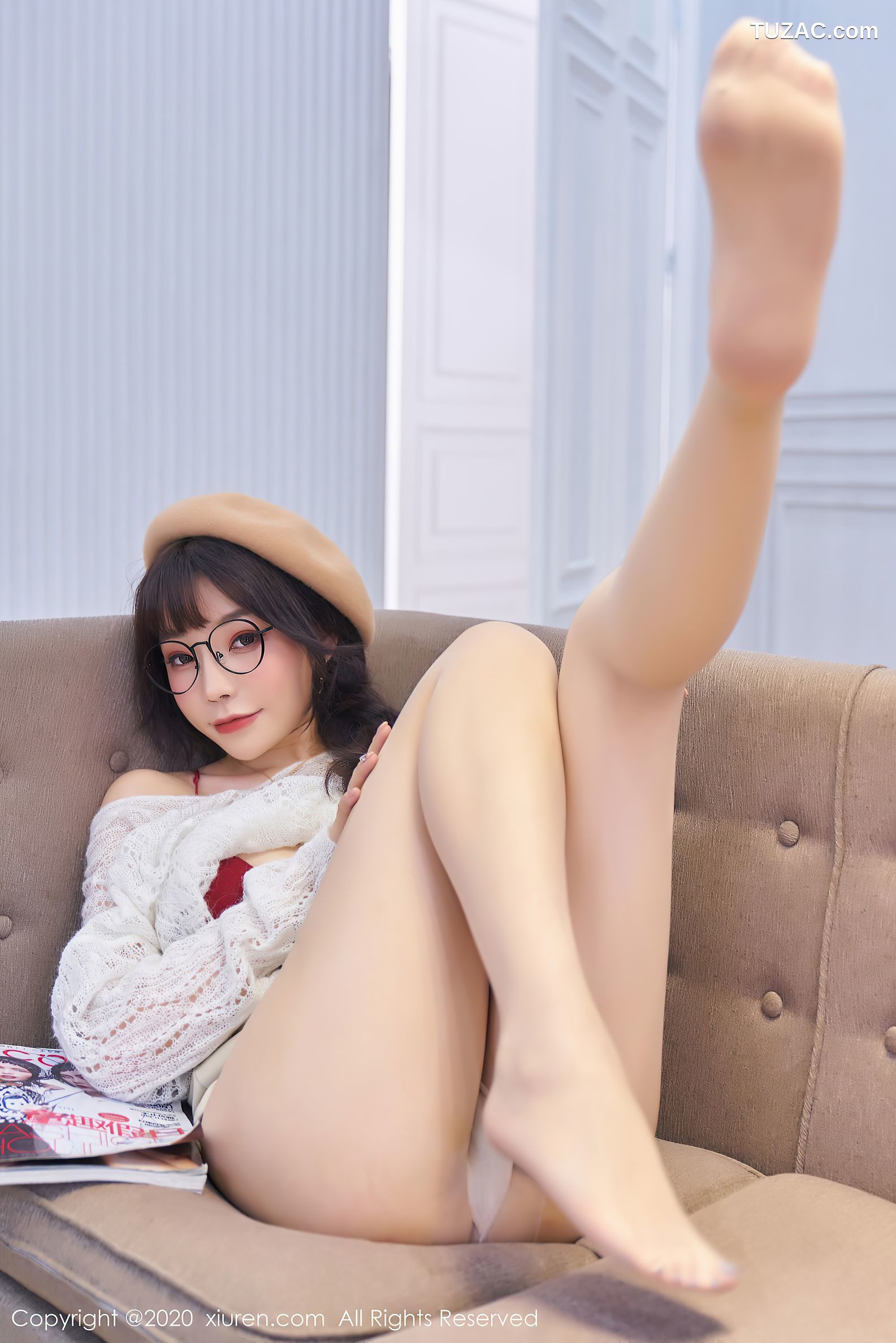 XiuRen秀人网-2859-芝芝-《眼镜OL与草帽》-2020.12.04