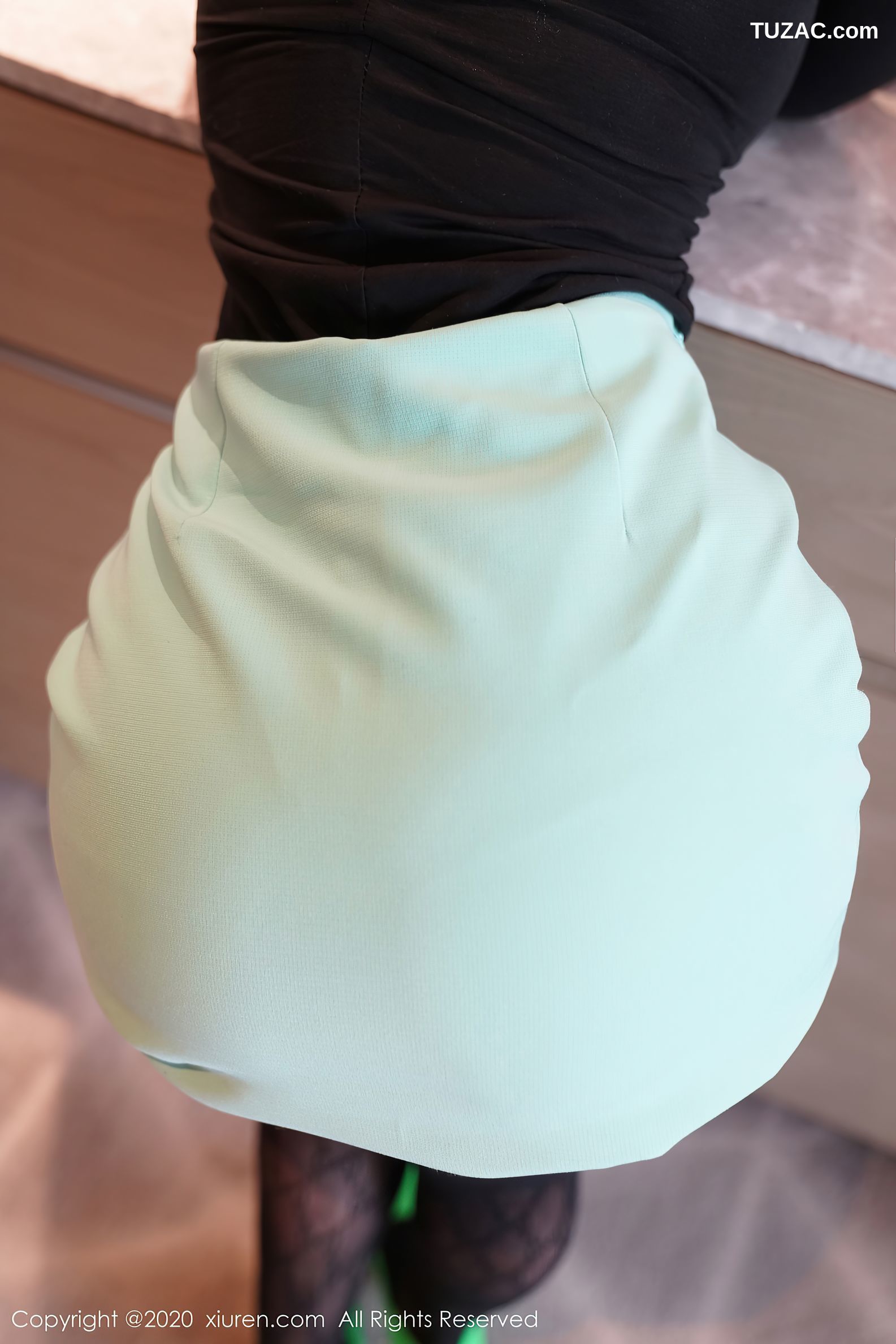 XiuRen秀人网-2861-诗诗-《时尚魅惑车拍OL主题系列》-2020.12.07