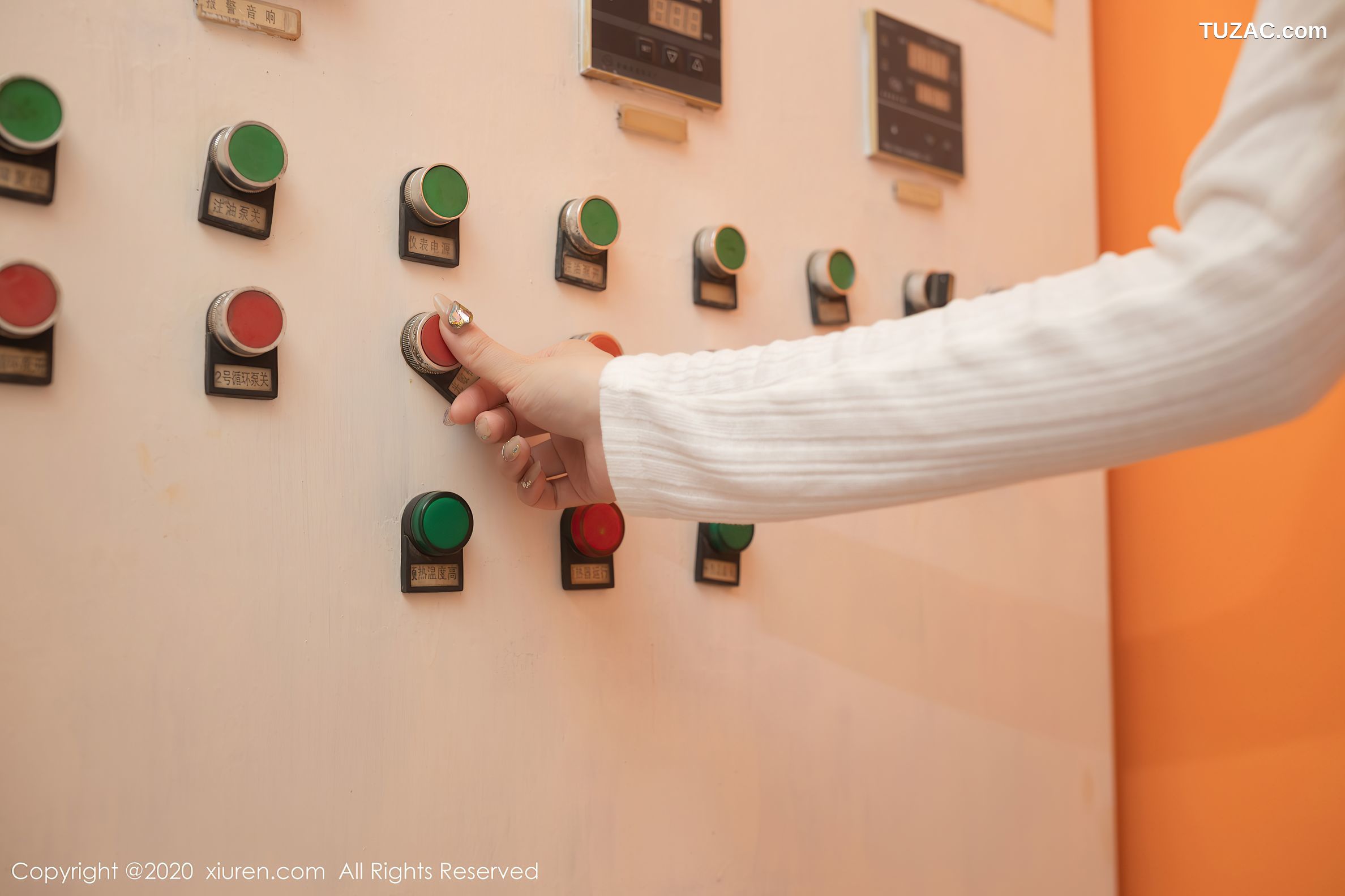 XiuRen秀人网-2943-安然Maleah-《洗衣房老板主题》-2020.12.25