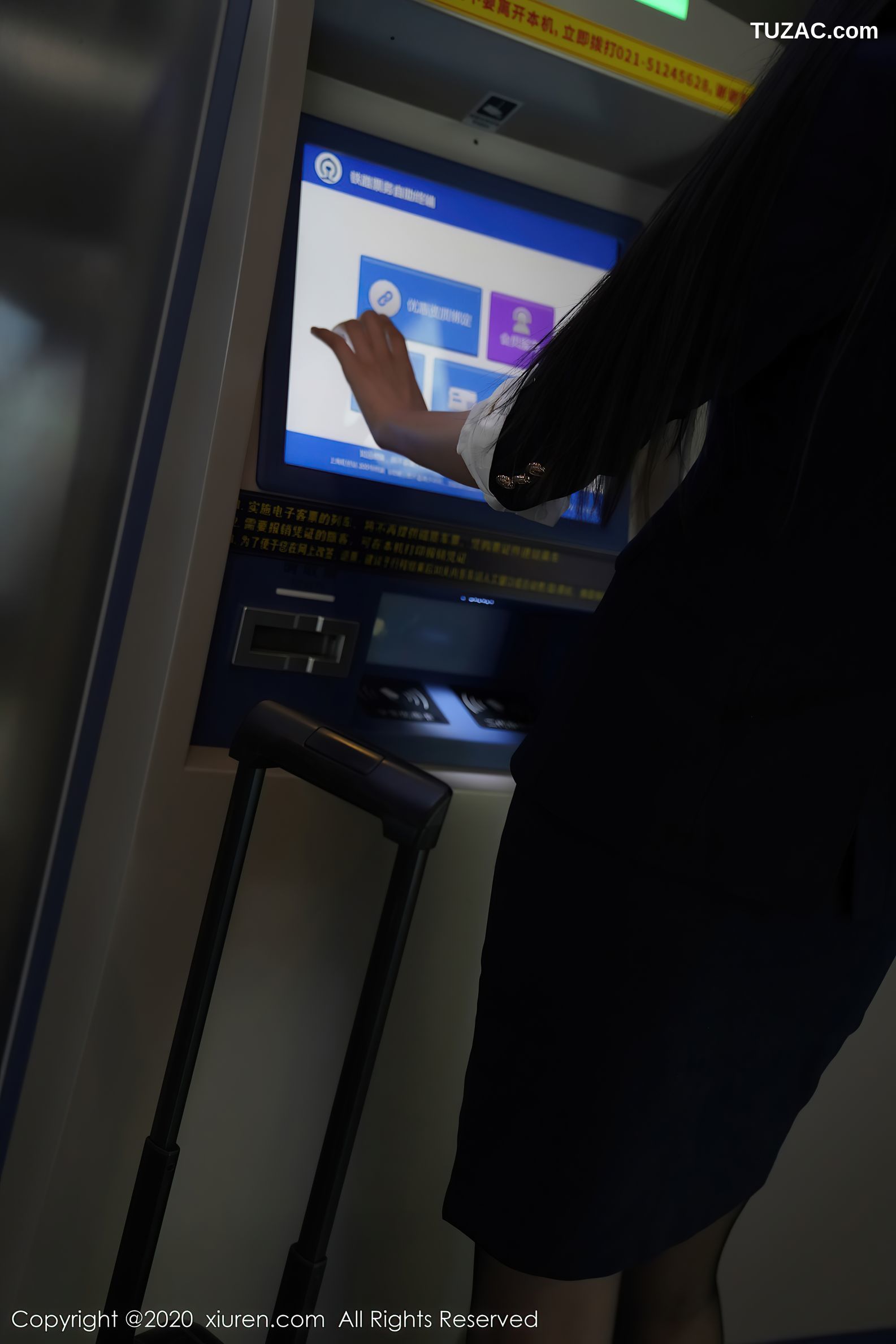 XiuRen秀人网-2961-果儿-葛征-《空姐职业制服主题系列》-2020.12.31