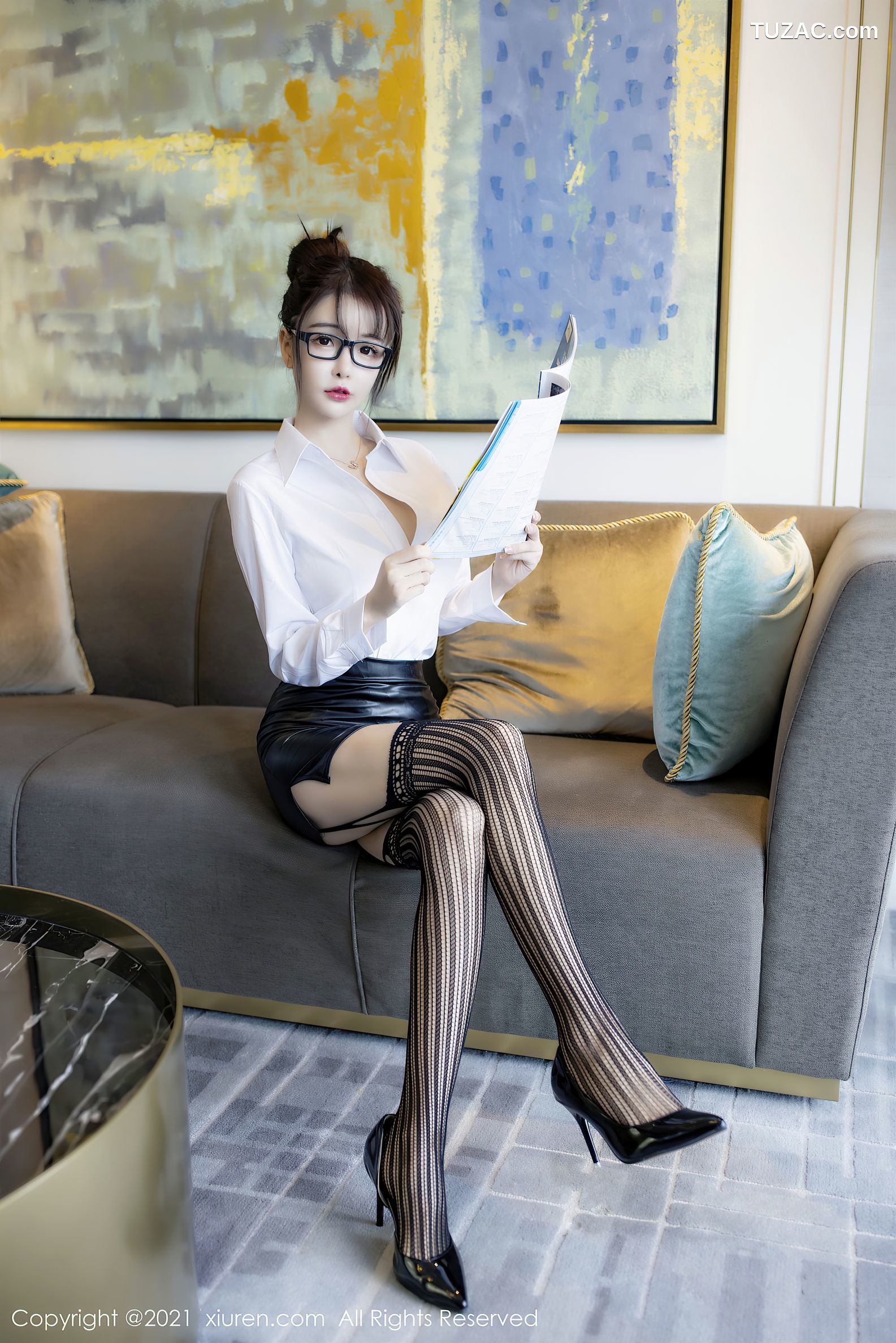 XiuRen秀人网-2976-南初妹妹-《经典的秘书职业装主题系列》-2021.01.06