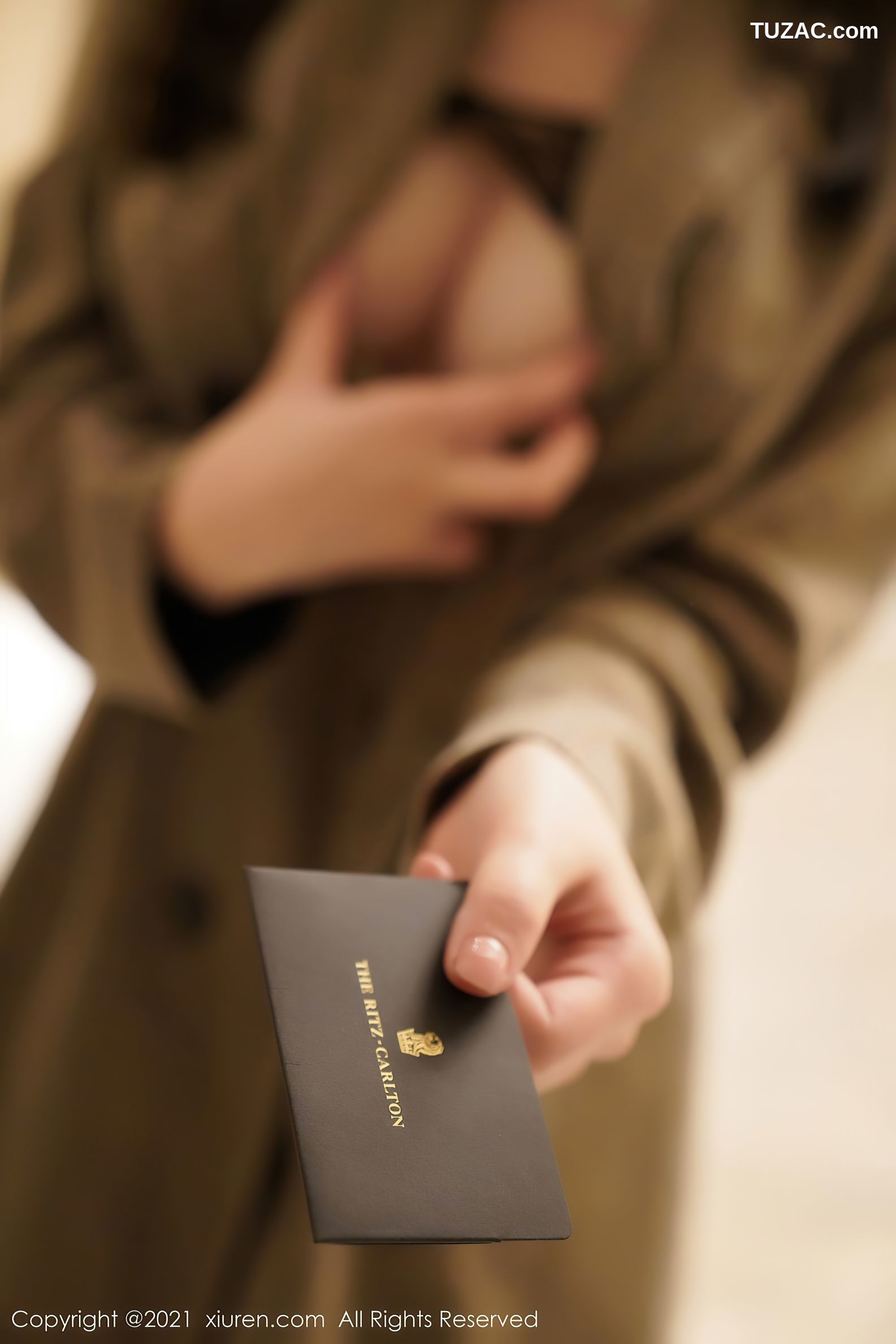 XiuRen秀人网-2977-糯美子Babe-《精致镂空内下童颜巨乳》-2021.01.06