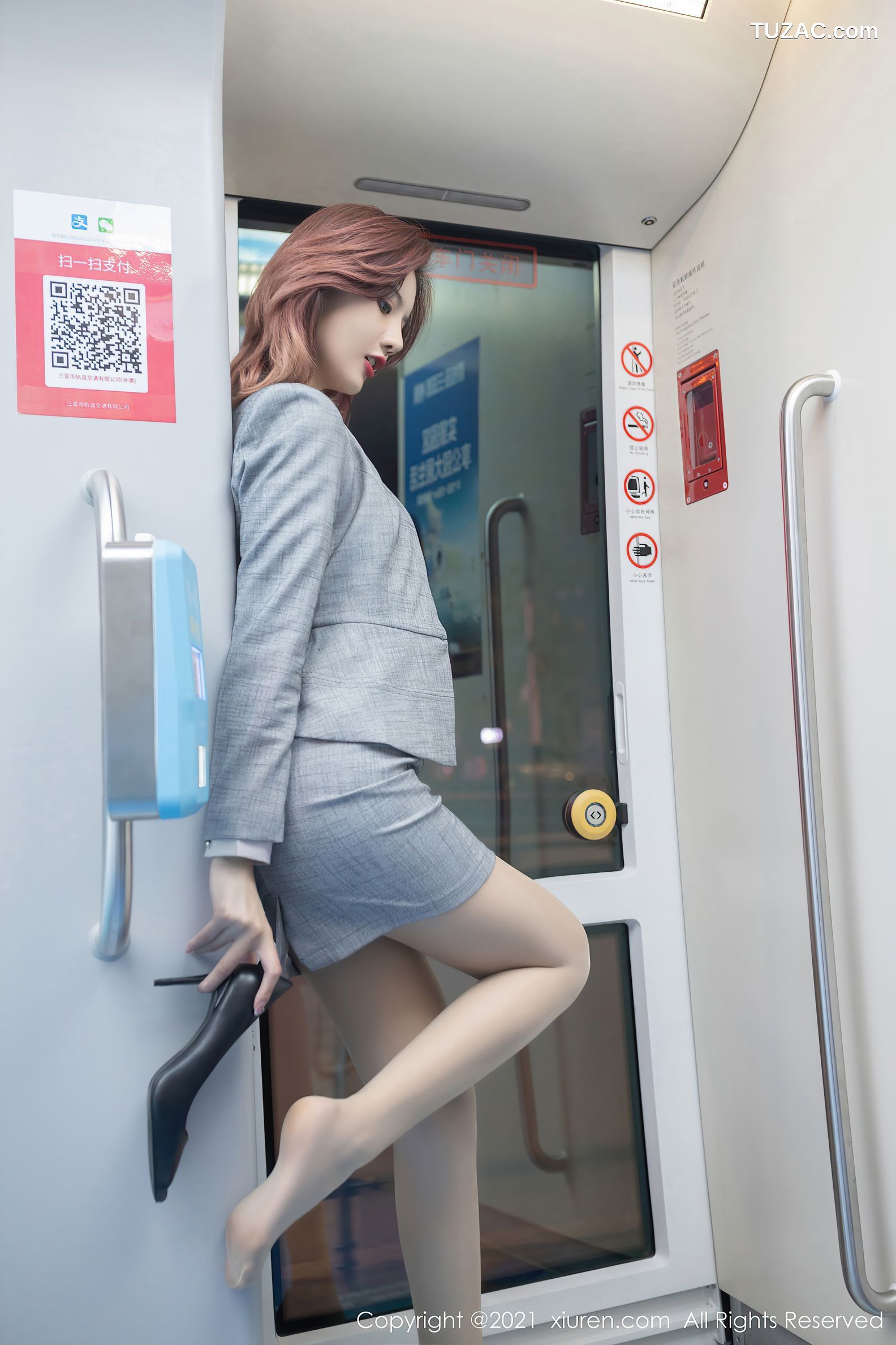 XiuRen秀人网-2979-就是阿朱啊-《有轨电车主题系列》-2021.01.06