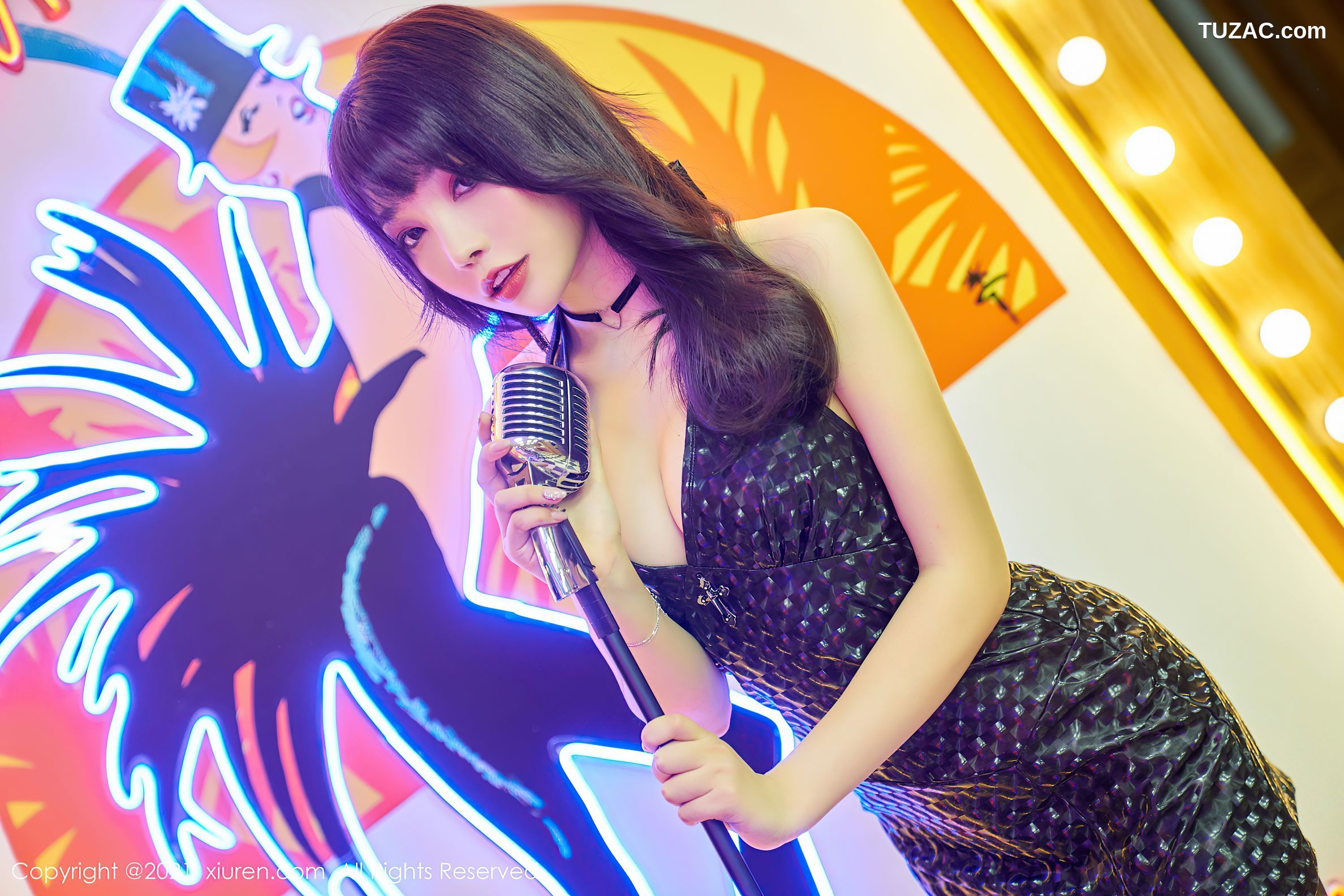 XiuRen秀人网-2986-芝芝Booty-超薄黑丝裤袜丁字裤-2021.01.08