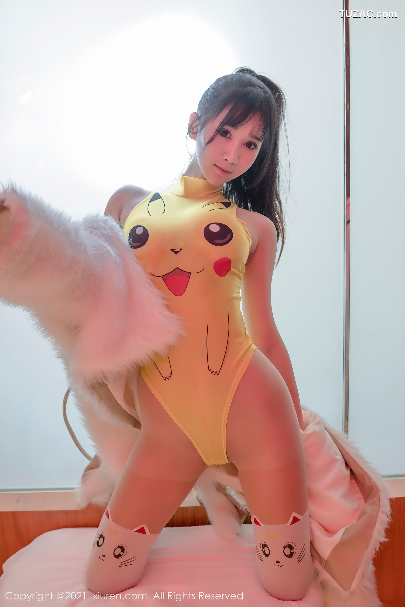 XiuRen秀人网-2988-小果冻儿-卡通连体衣肉丝裤袜-2021.01.11