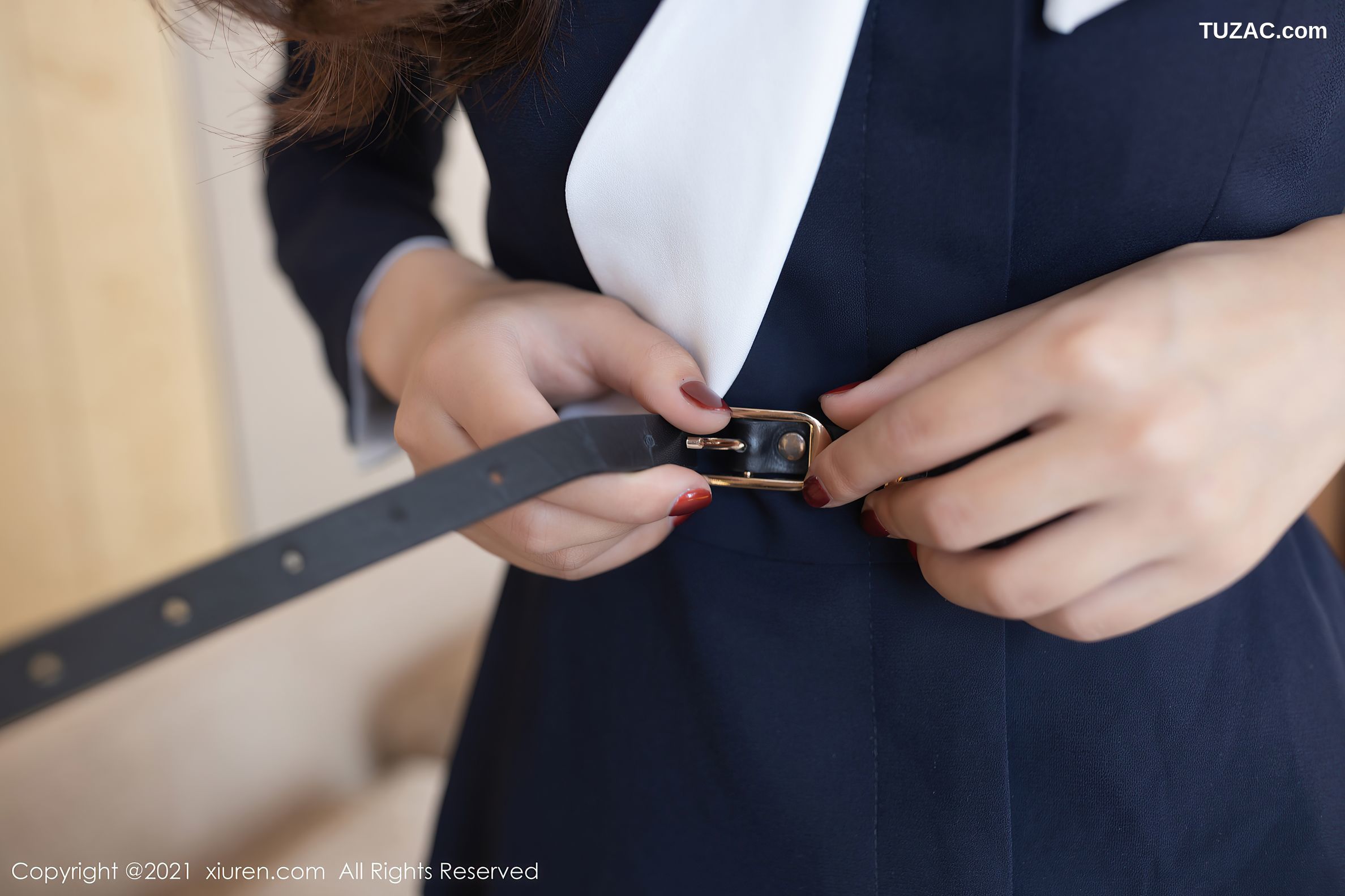 XiuRen秀人网-2993-唐安琪-性感秘书主题超薄肉丝裤袜-2021.01.11