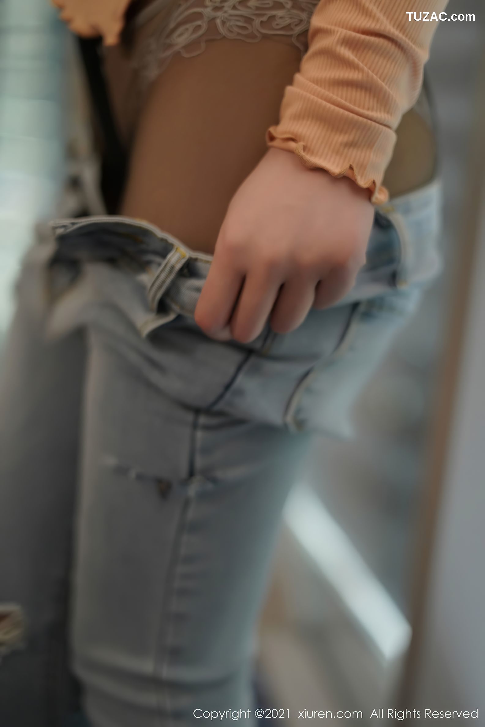 XiuRen秀人网-2994-Fairy如歌-紧身内衣主题牛仔裤凹凸身材-2021.01.12