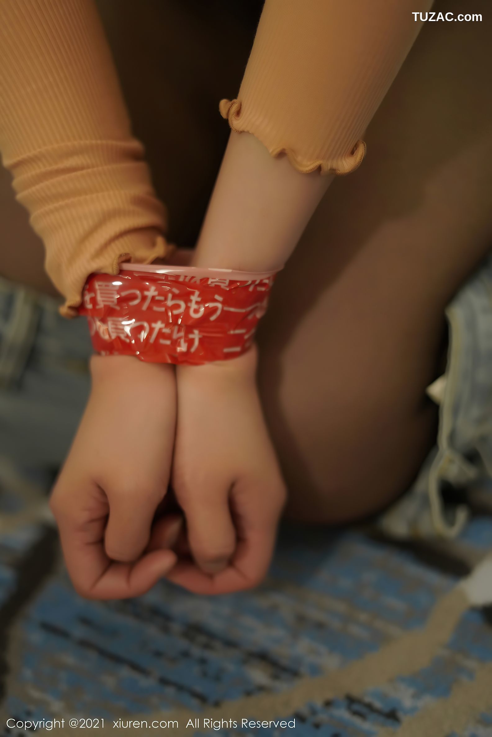 XiuRen秀人网-2994-Fairy如歌-紧身内衣主题牛仔裤凹凸身材-2021.01.12