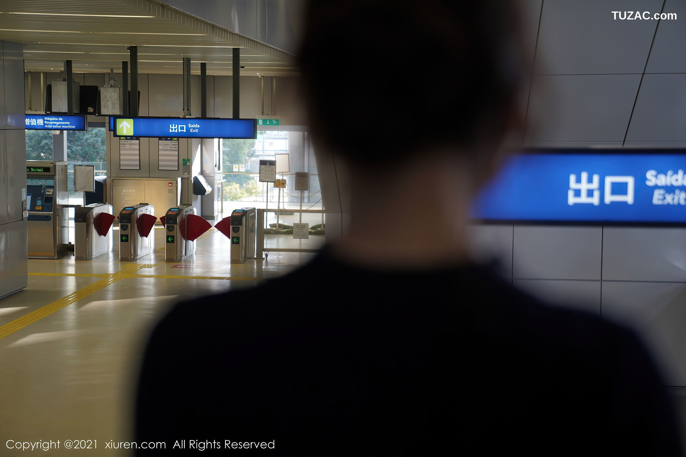 XiuRen秀人网-3034-芝芝Booty-澳门旅拍-酒店狂野豹纹内衣-2021.01.22