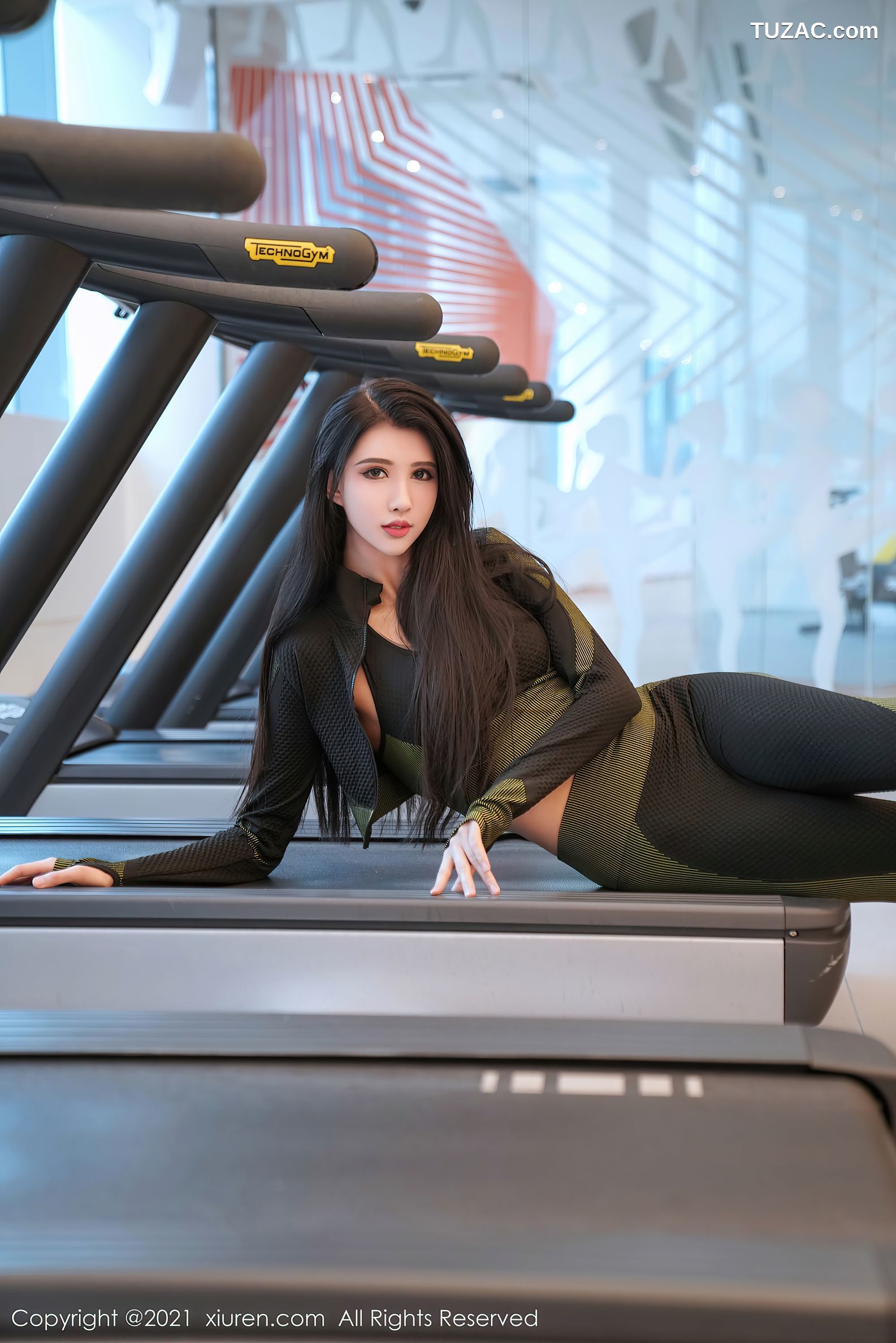 XiuRen秀人网-3040-葛征-净高184cm-江浙沪旅拍-健身房主题紧身运动装-2021.01.25