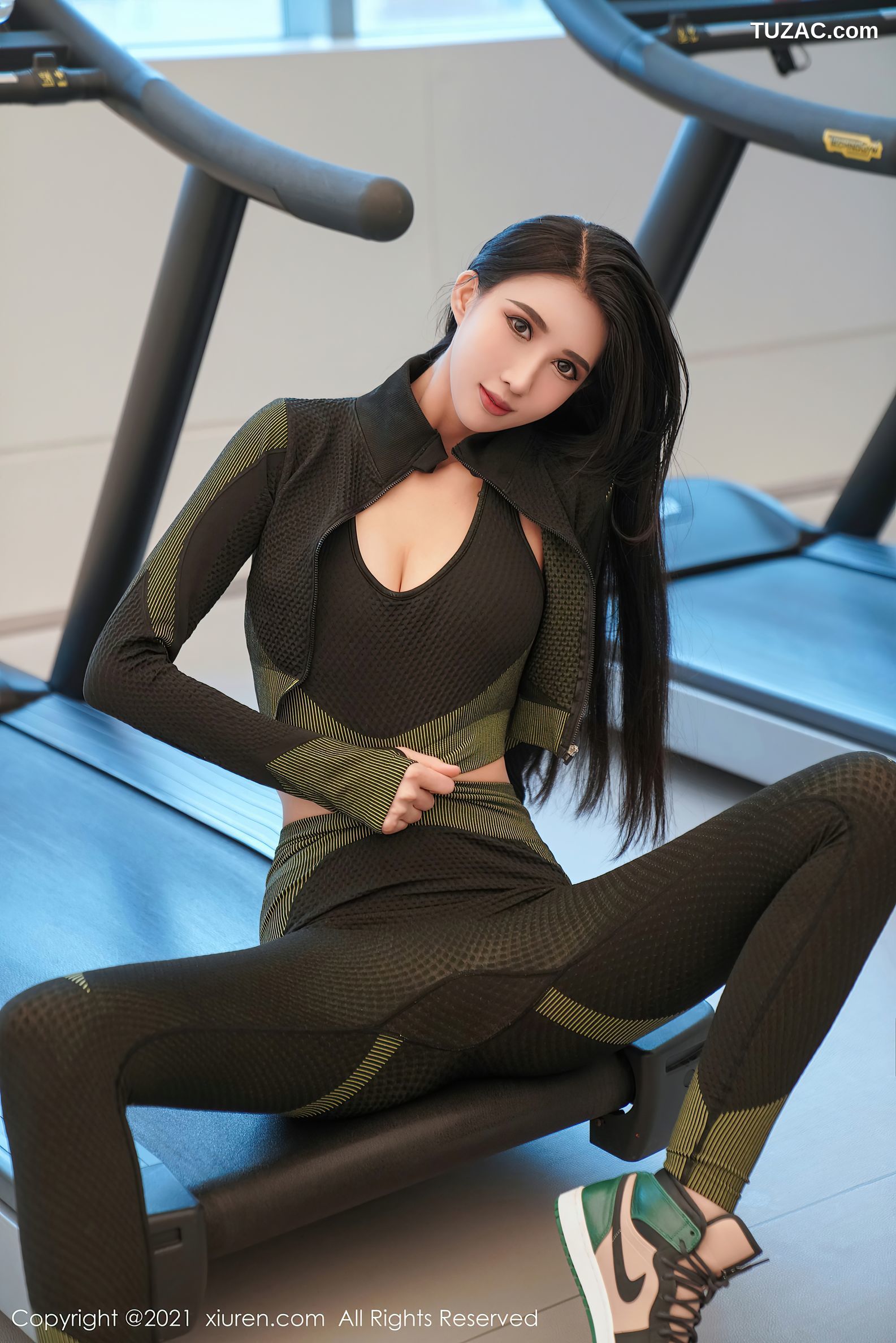 XiuRen秀人网-3040-葛征-净高184cm-江浙沪旅拍-健身房主题紧身运动装-2021.01.25