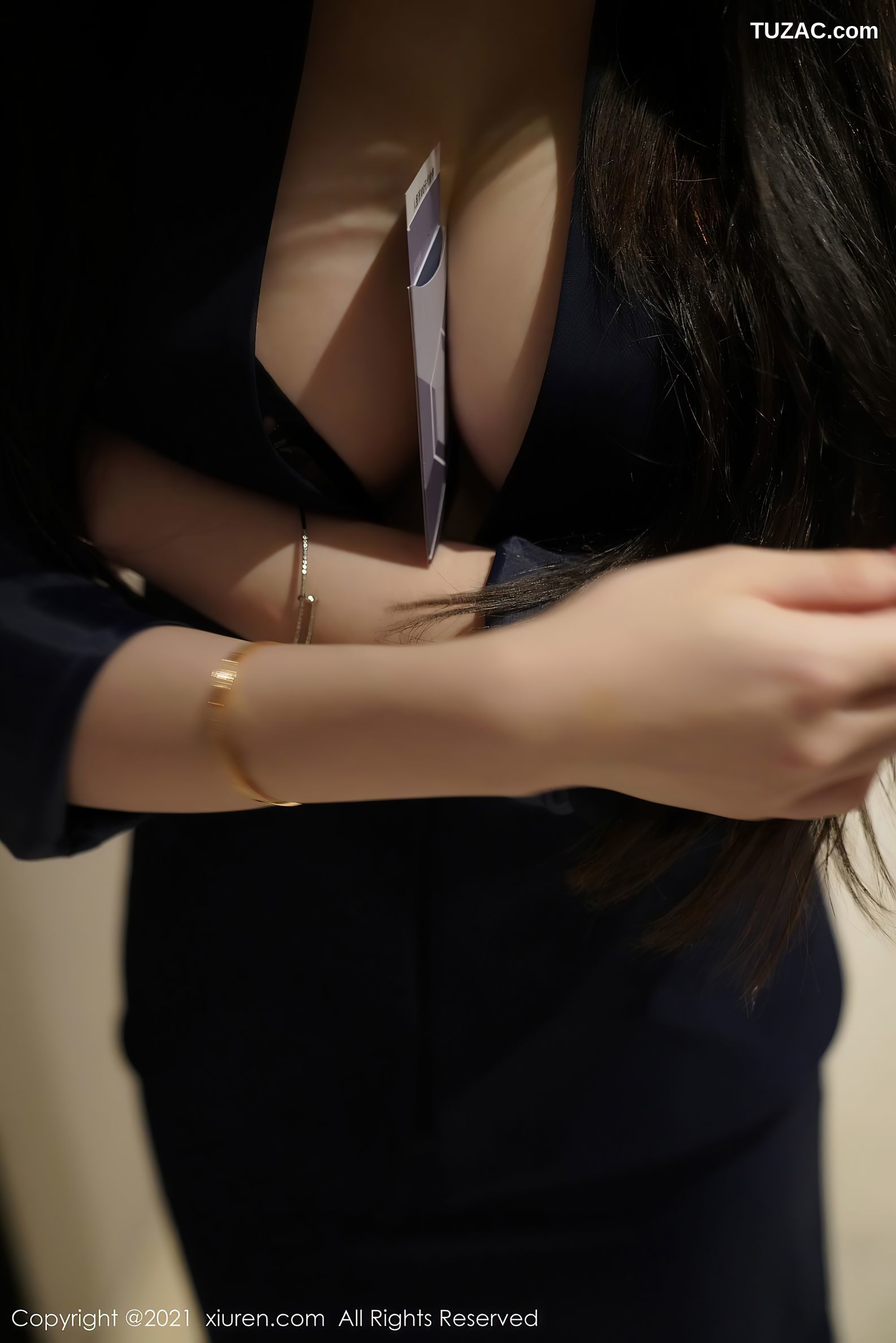 XiuRen秀人网-3043-玉兔miki-i职场秘书OL剧情主题黑丝裤袜-2021.01.26