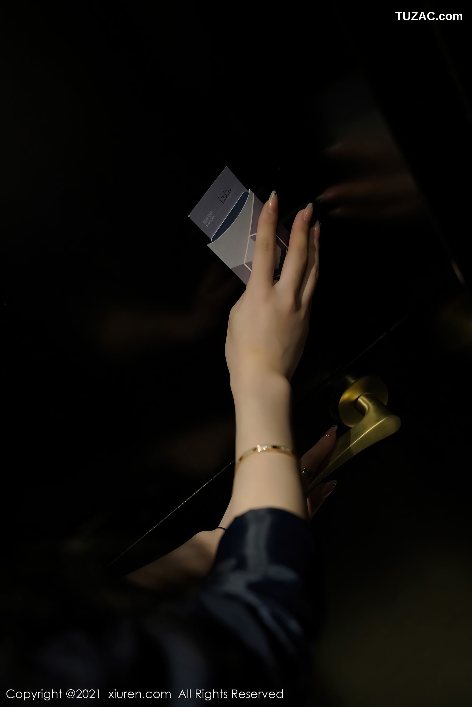 XiuRen秀人网-3043-玉兔miki-i职场秘书OL剧情主题黑丝裤袜-2021.01.26