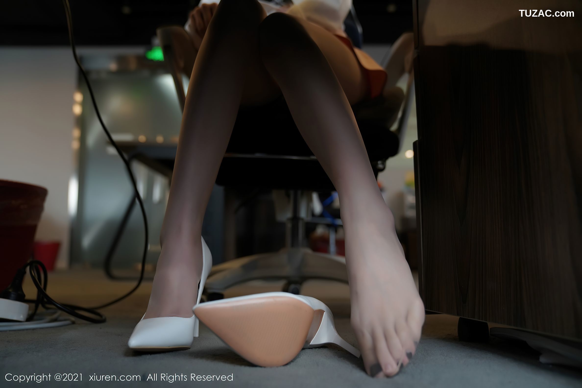 XiuRen秀人网-3046-周于希Sandy-办公室前台主题粉色短裙下薄透肉丝-2021.01.26