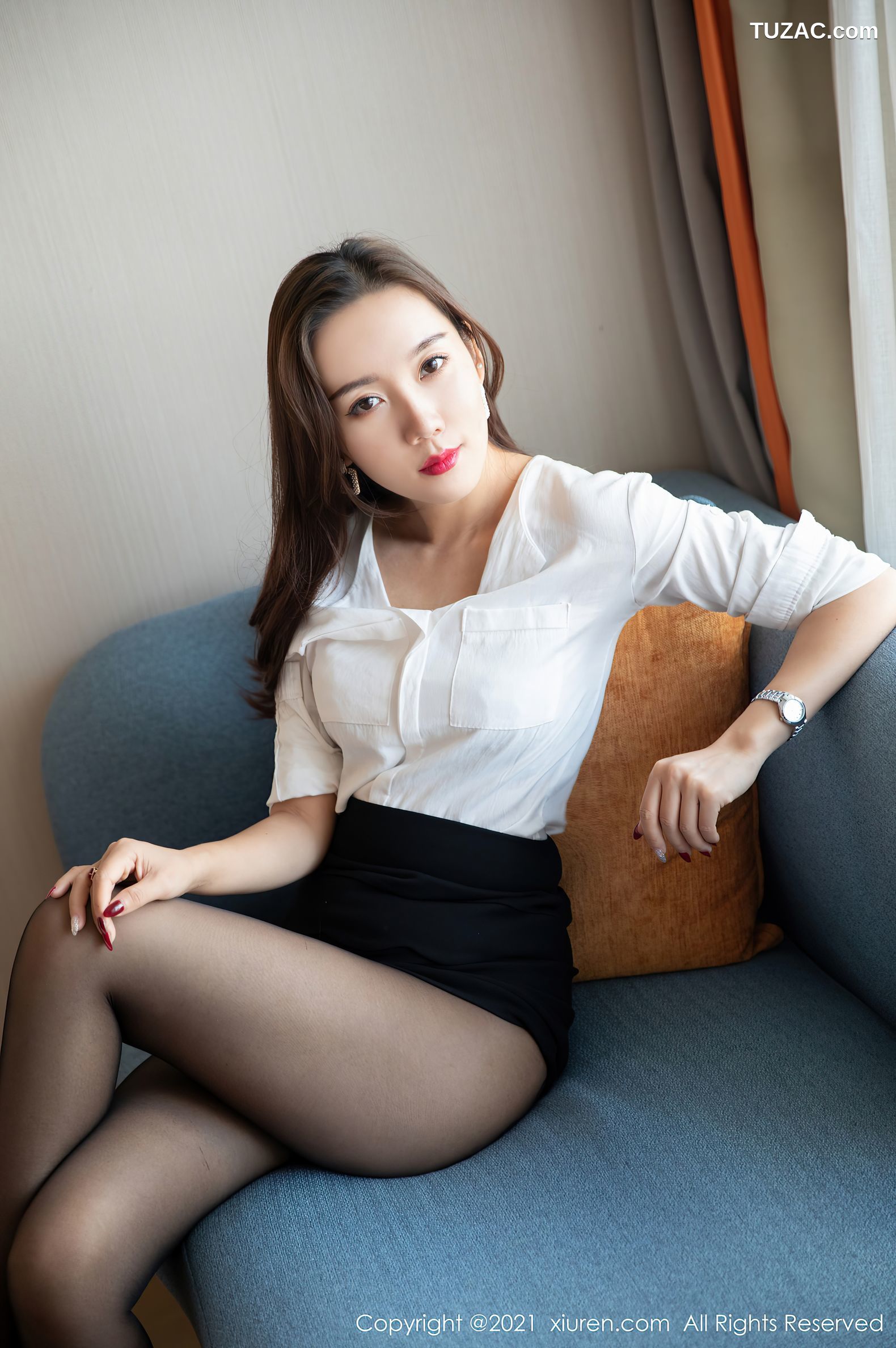 XiuRen秀人网-3049-艾静香-黑色蕾丝内衣黑丝裤袜-2021.01.27