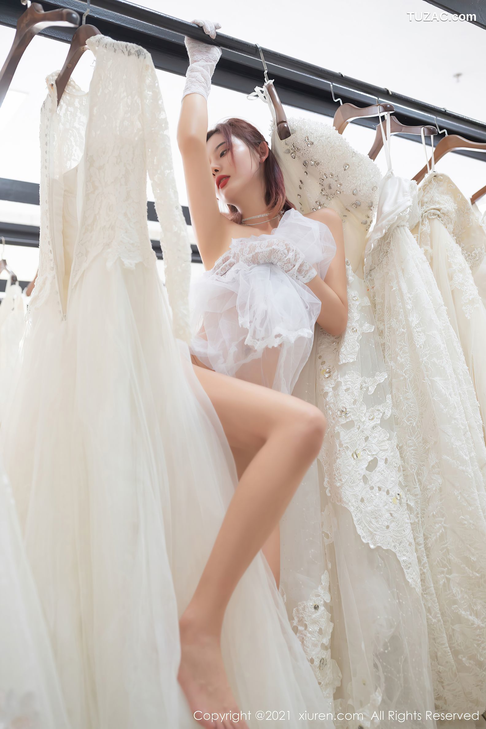 XiuRen秀人网-3068-就是阿朱啊-三亚旅拍-洁白婚纱主题-2021.02.01