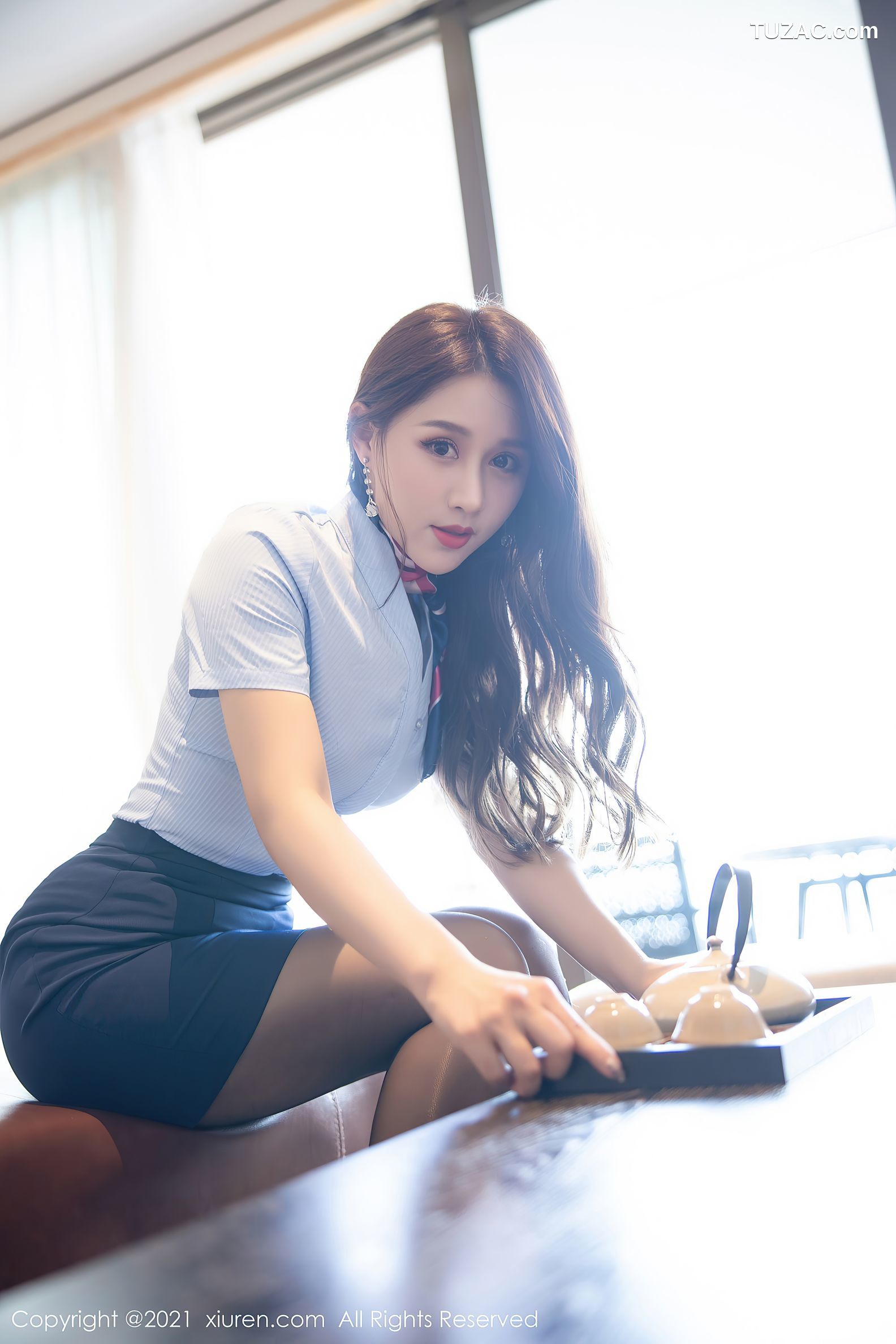 XiuRen秀人网-3073-徐安安-三亚旅拍-经典制服捆绑艺黑丝-2021.02.02