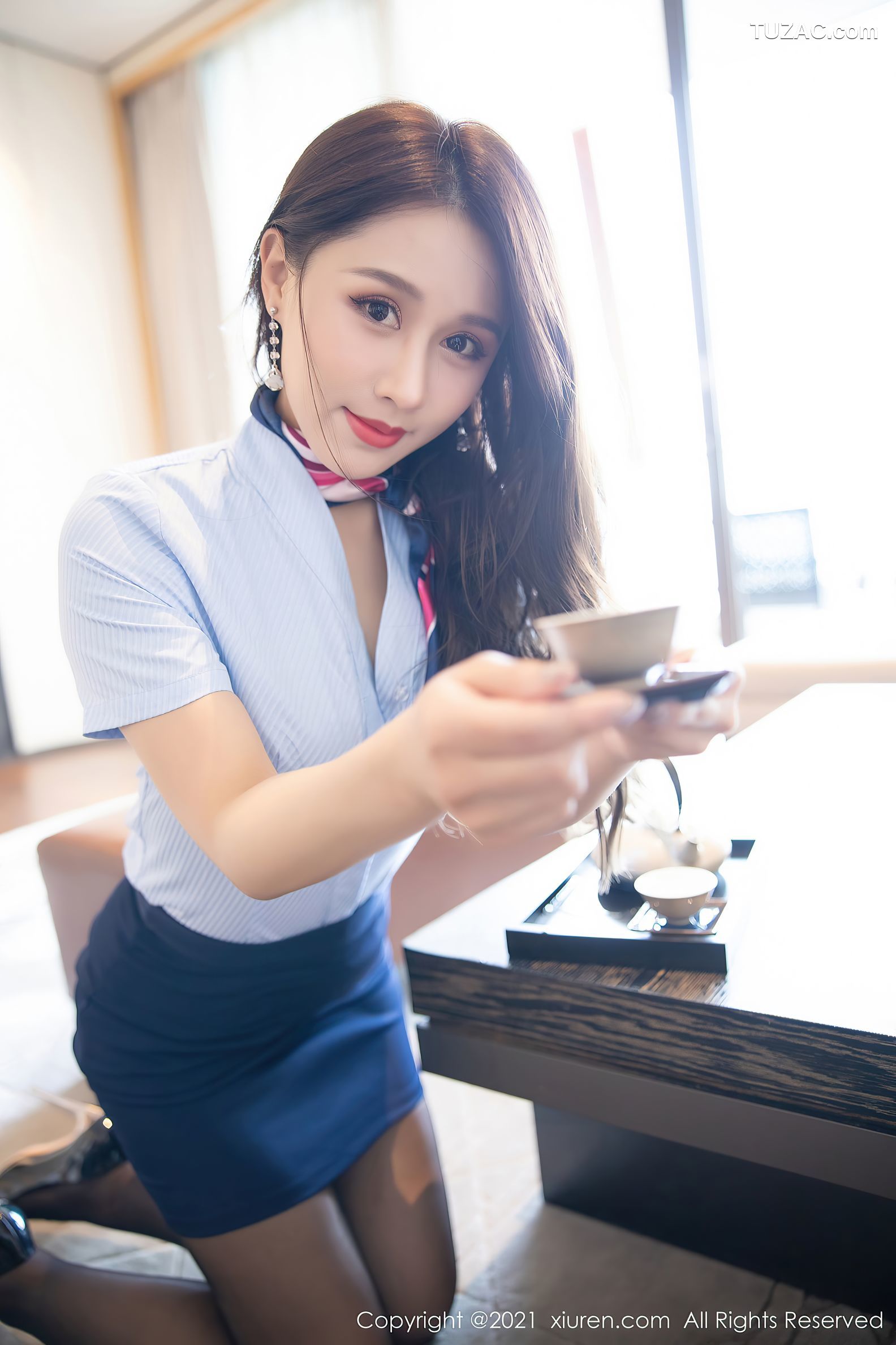 XiuRen秀人网-3073-徐安安-三亚旅拍-经典制服捆绑艺黑丝-2021.02.02