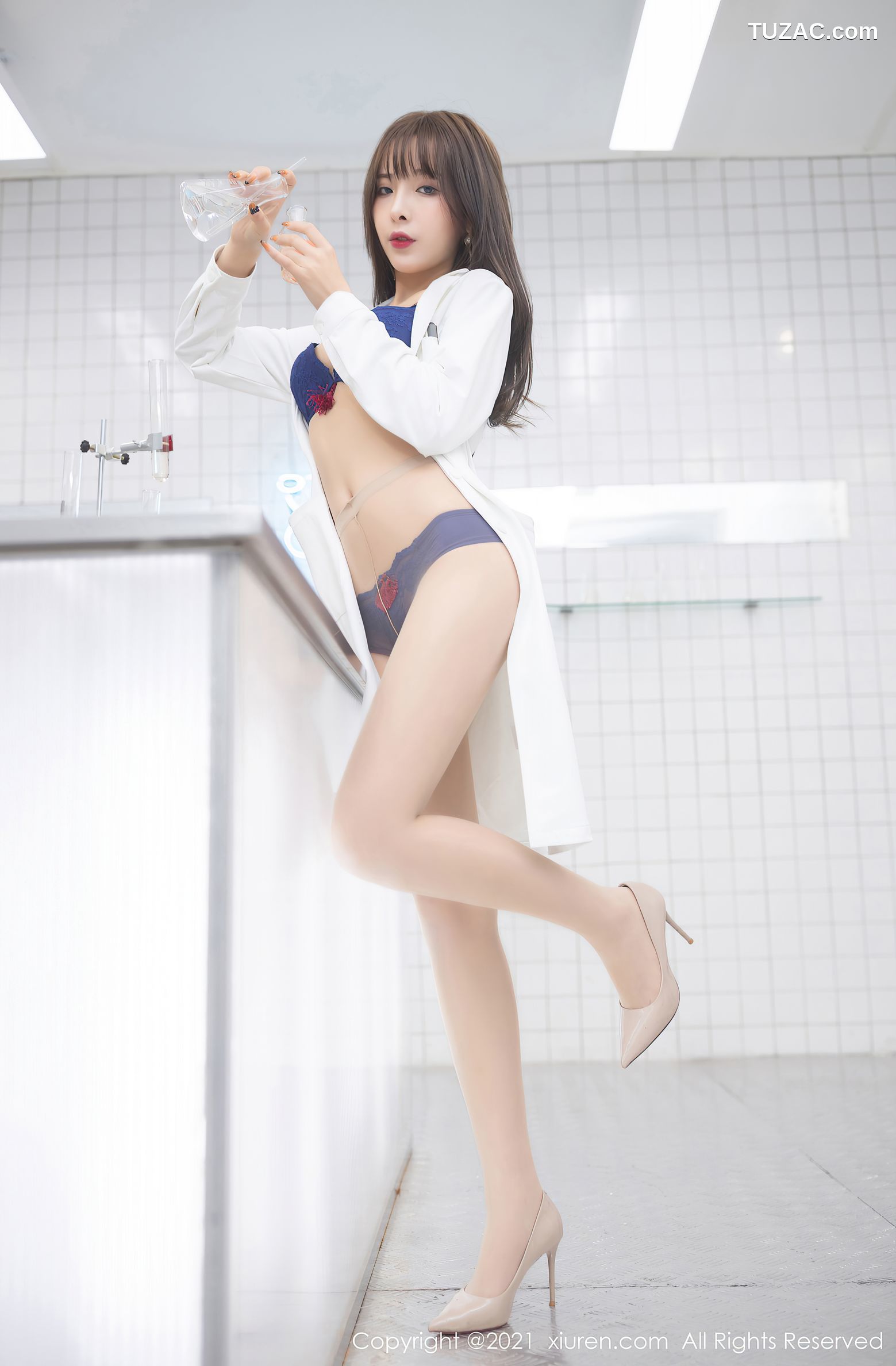 XiuRen秀人网-3079-陈小喵-三亚旅拍-实验室试药主题白大褂肉丝-2021.02.03