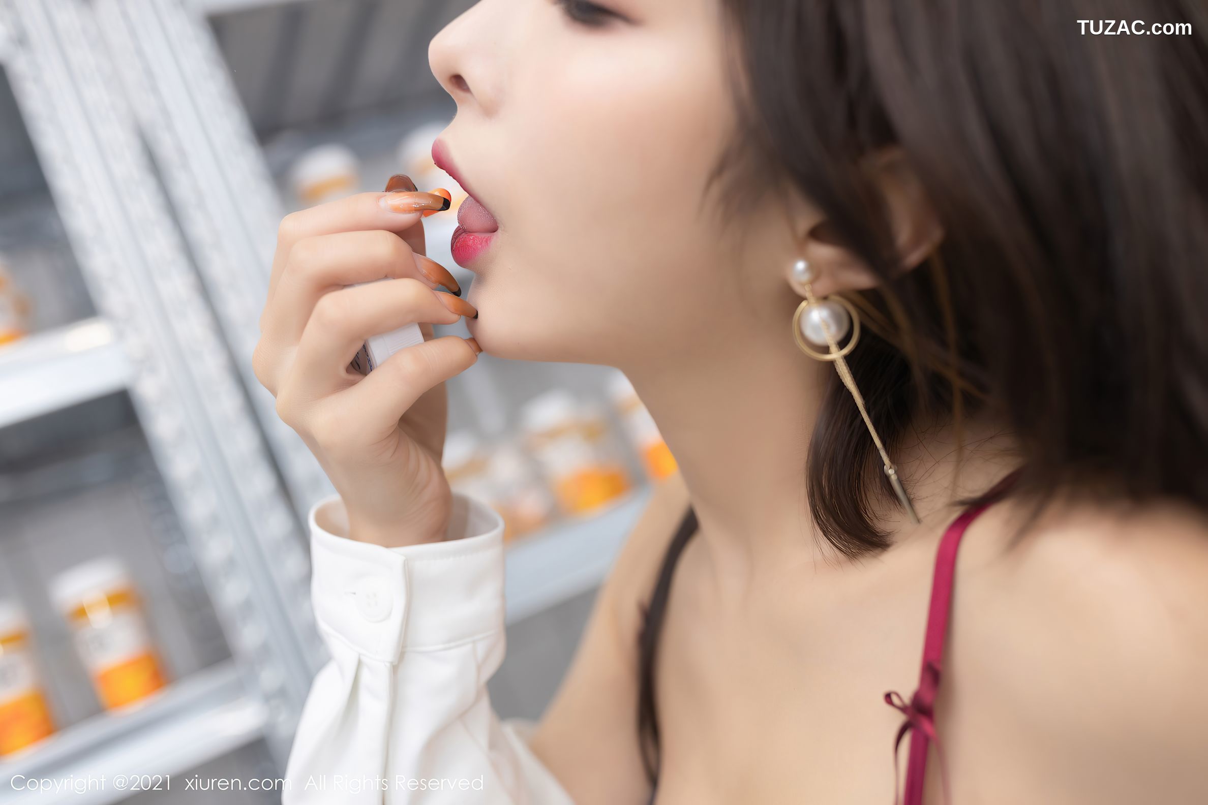 XiuRen秀人网-3079-陈小喵-三亚旅拍-实验室试药主题白大褂肉丝-2021.02.03