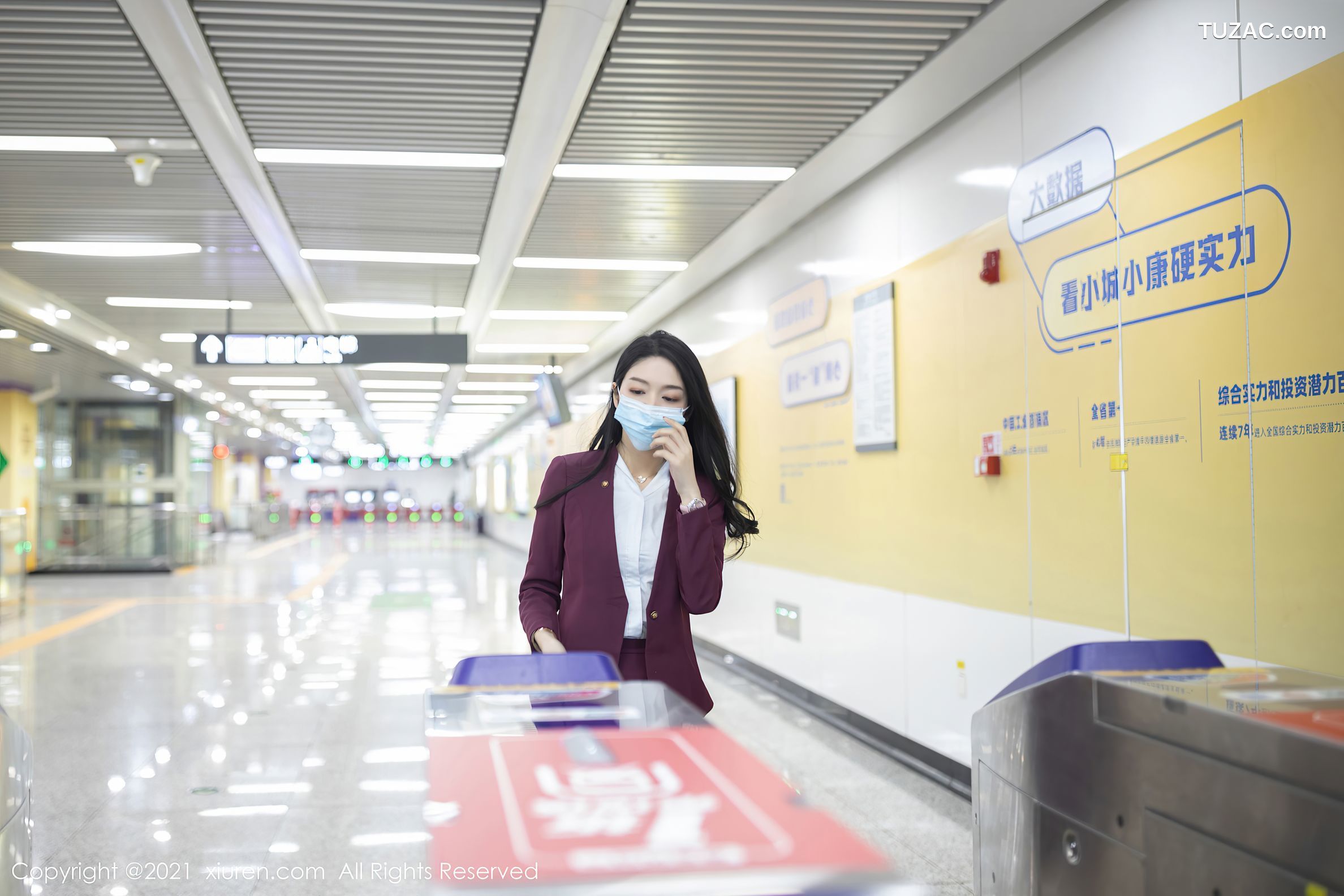 XiuRen秀人网-3092-Angela小热巴-末班地铁场景主题肉丝蕾丝内裤-2021.02.07