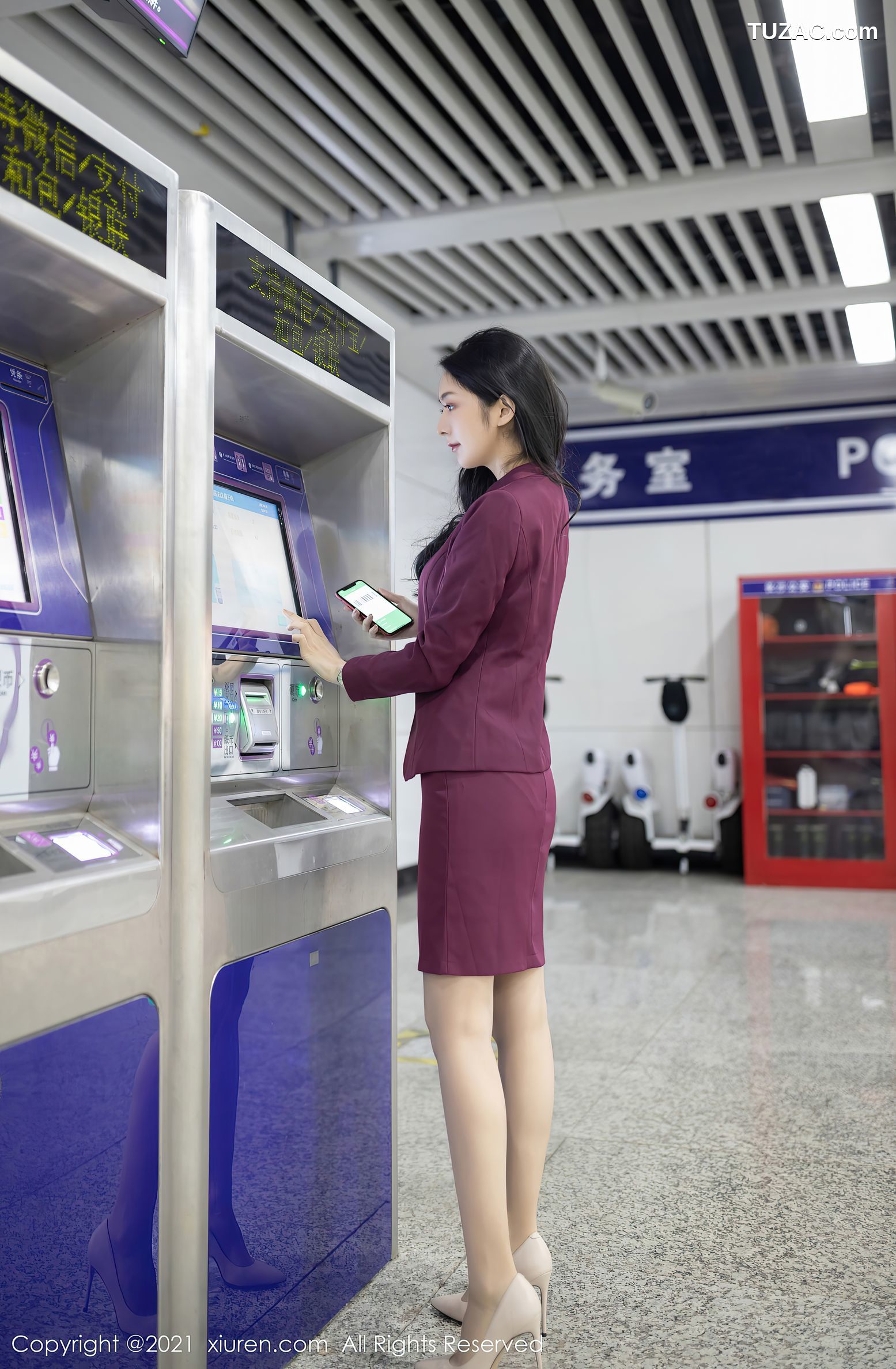 XiuRen秀人网-3092-Angela小热巴-末班地铁场景主题肉丝蕾丝内裤-2021.02.07