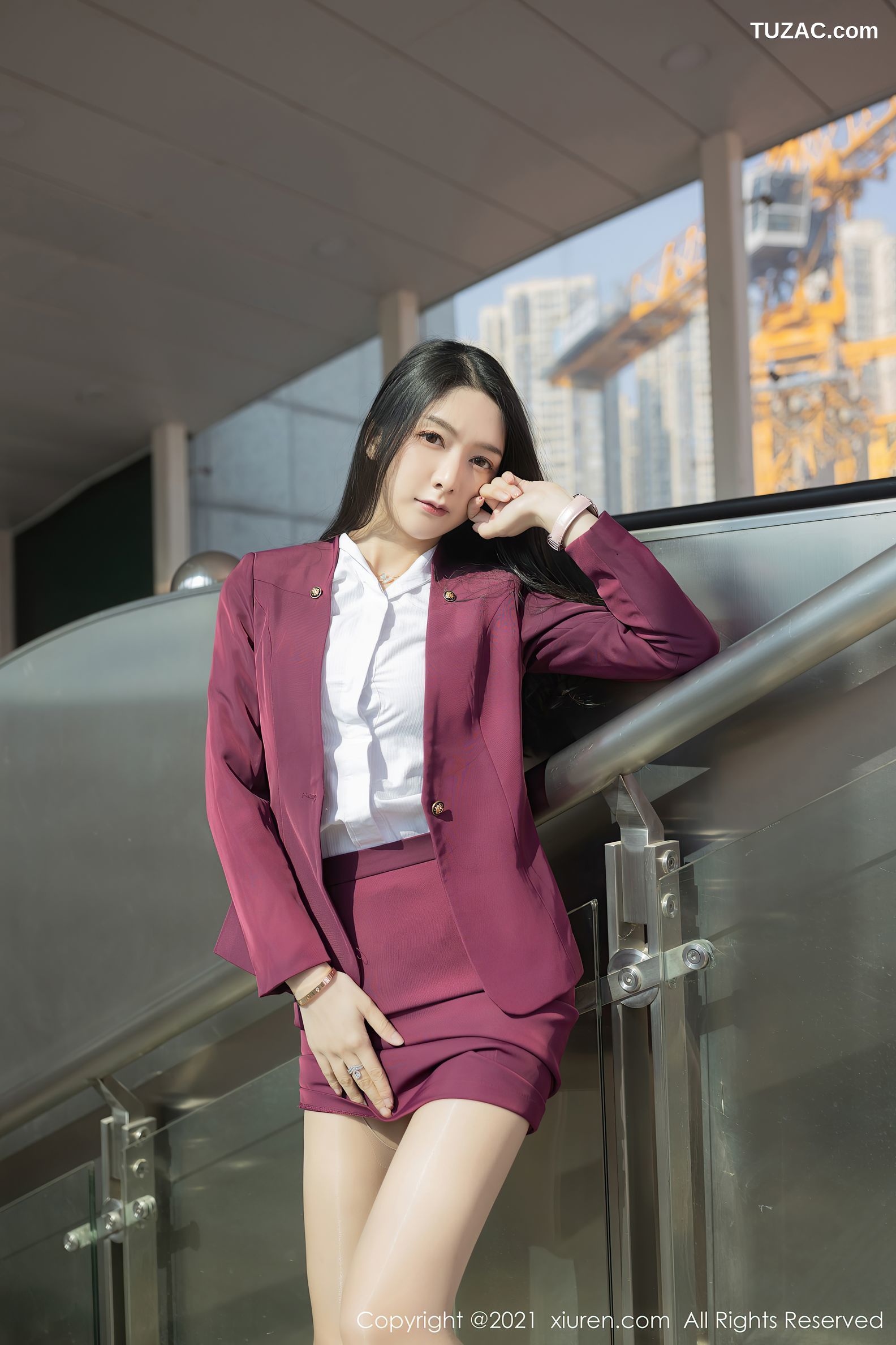 XiuRen秀人网-3092-Angela小热巴-末班地铁场景主题肉丝蕾丝内裤-2021.02.07