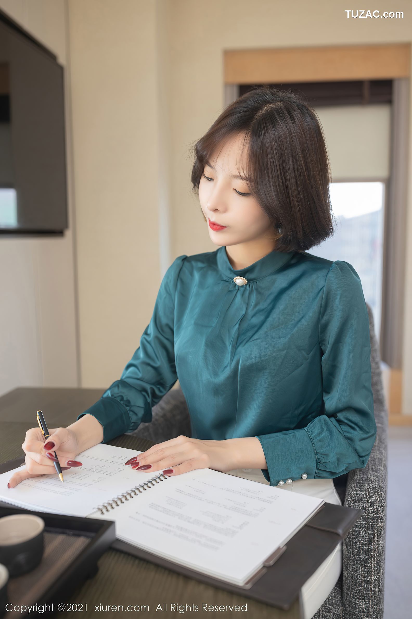 XiuRen秀人网-3108-陈小喵-商业谈判主题床上性感内衣黑丝-2021.02.19