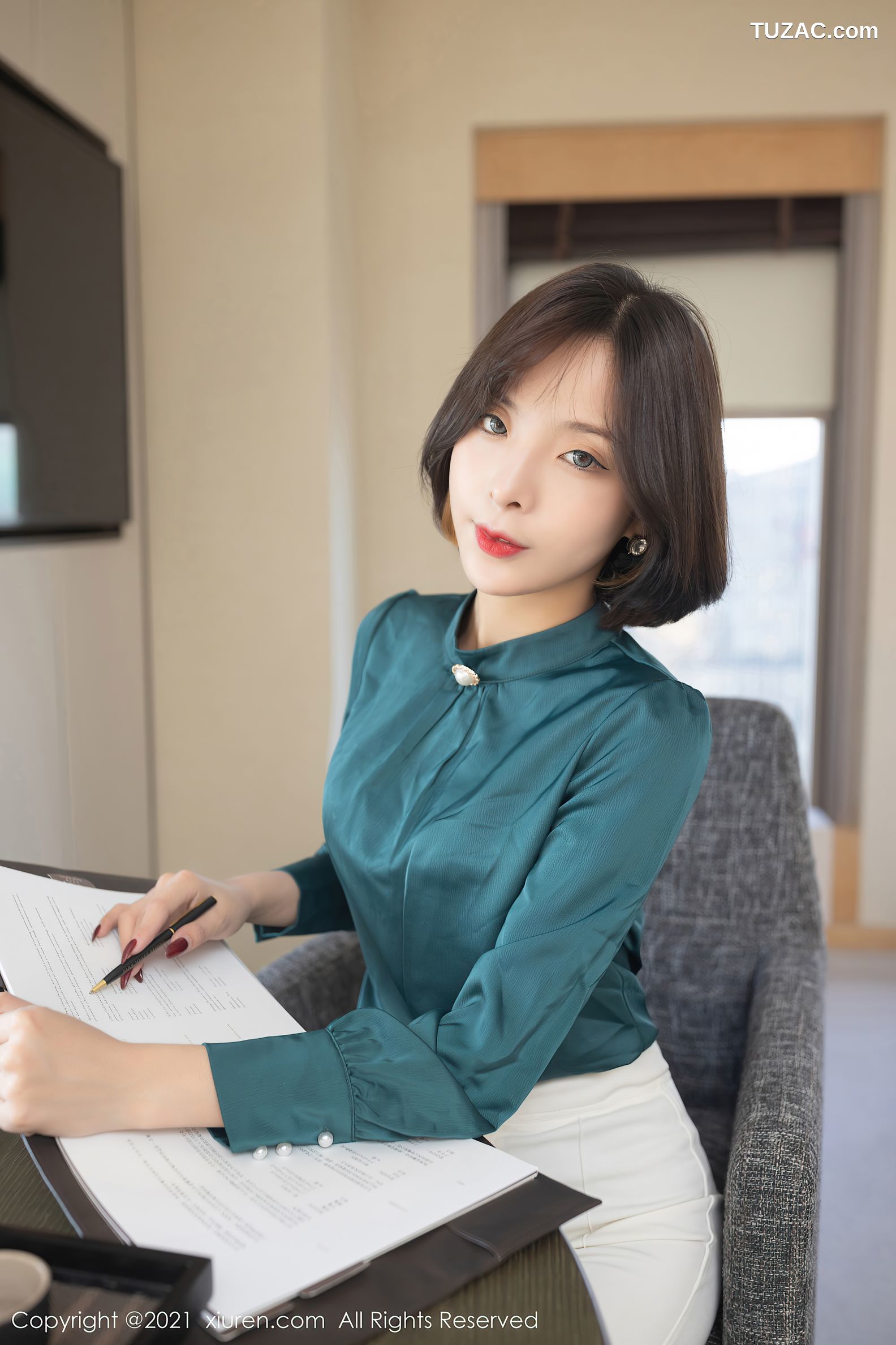 XiuRen秀人网-3108-陈小喵-商业谈判主题床上性感内衣黑丝-2021.02.19