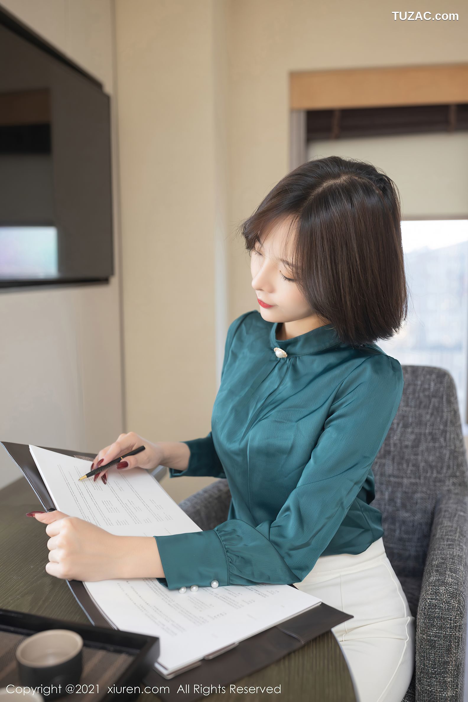 XiuRen秀人网-3108-陈小喵-商业谈判主题床上性感内衣黑丝-2021.02.19